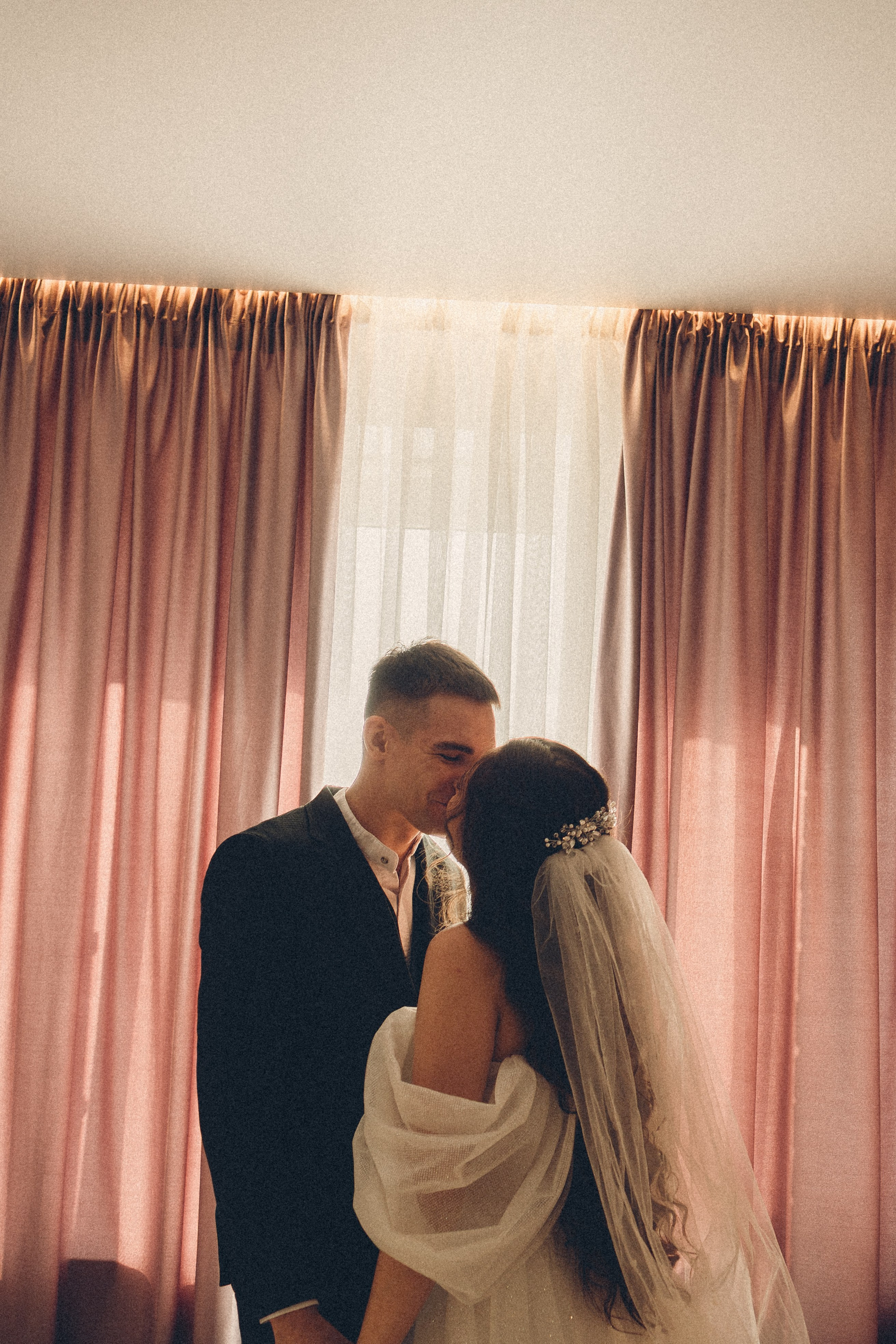 СВАДЕБНАЯ СЬЕМК В ПАРКЕ 300-ЛЕТИЯ. Профессиональный фотограф, Санкт-Петербург — Виктория Богомолова