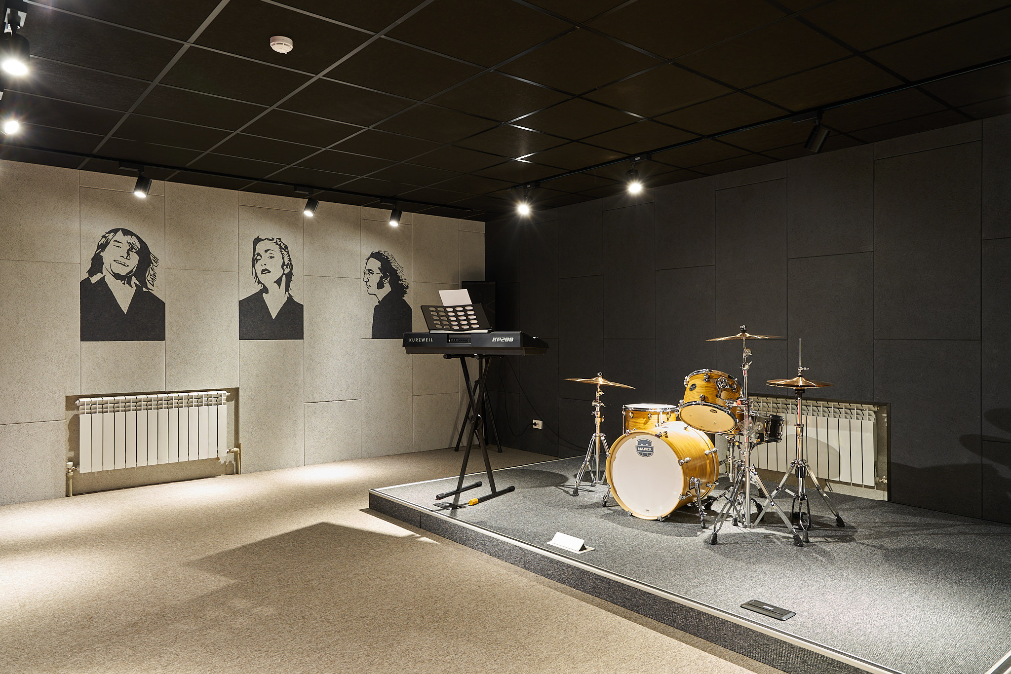 Музыкальный класс в NGS New Generation School. Профессиональный фотограф в Алматы — Константин Чернобаев