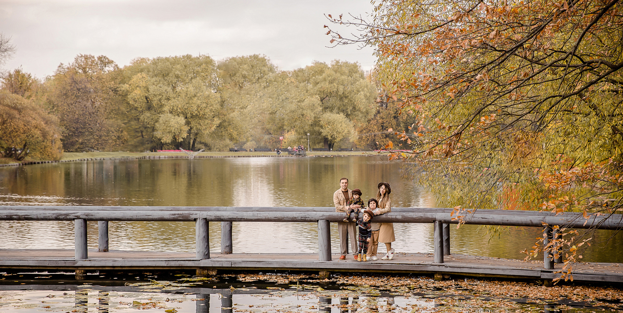 Осенняя фотосессия в парке Воронцовские пруды. Фотокнига. Семейный и детский фотограф в Москве Вера Ускова