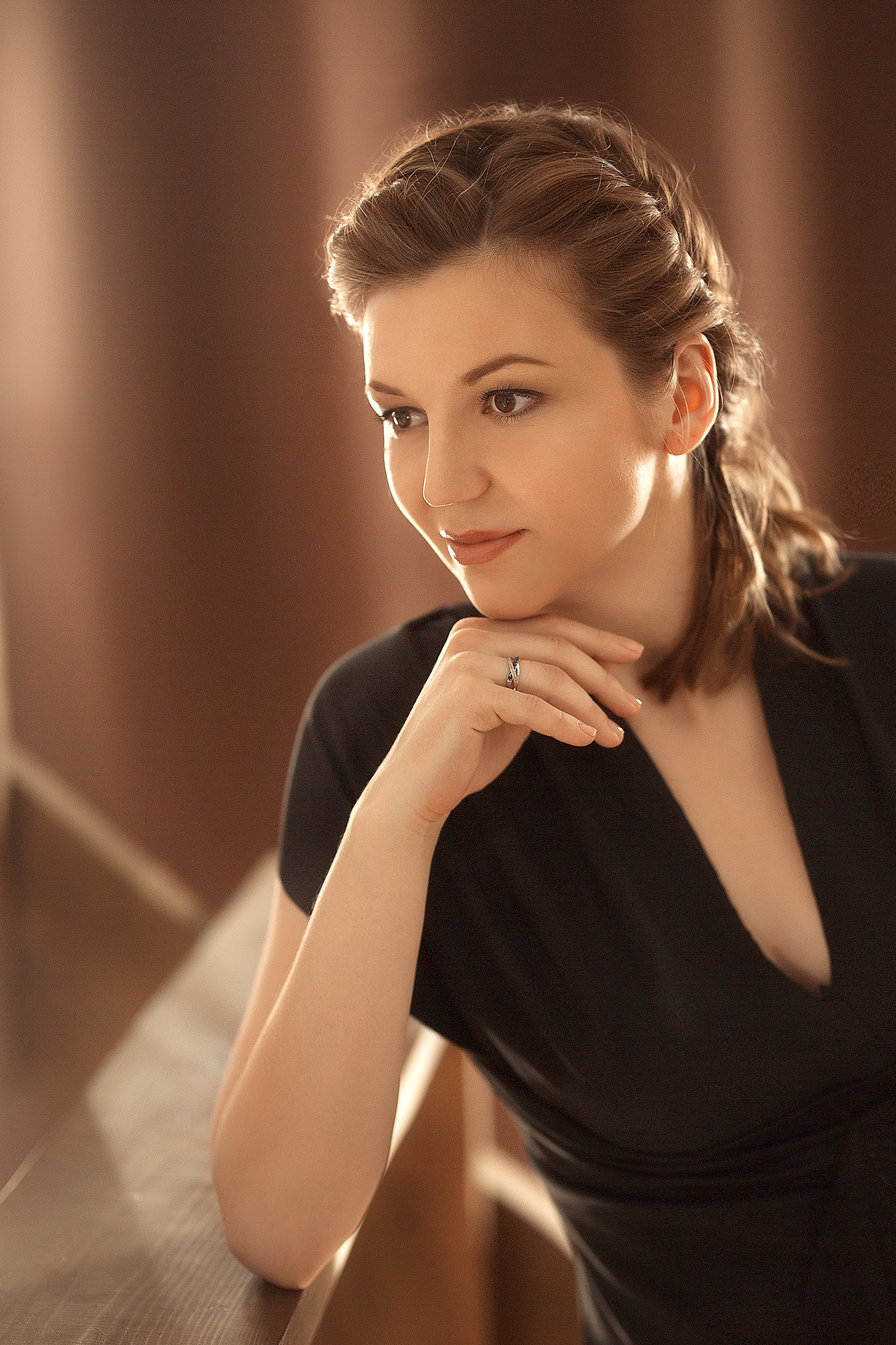 Фотосессия беременности в темной фотостудии. Алина. Семейный и детский фотограф в Москве Вера Ускова