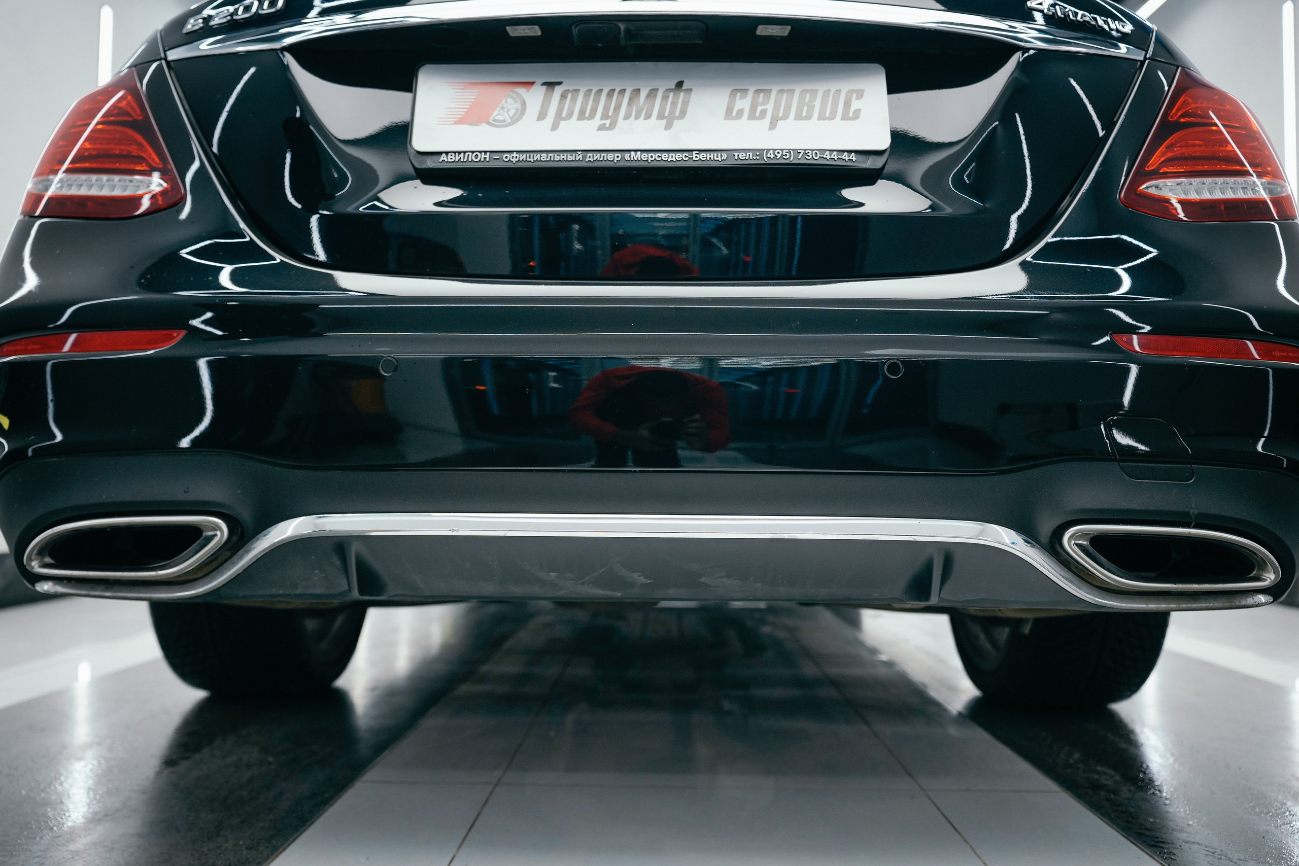 Triumph Car Services. Photographer based in moscow Peter Tchana