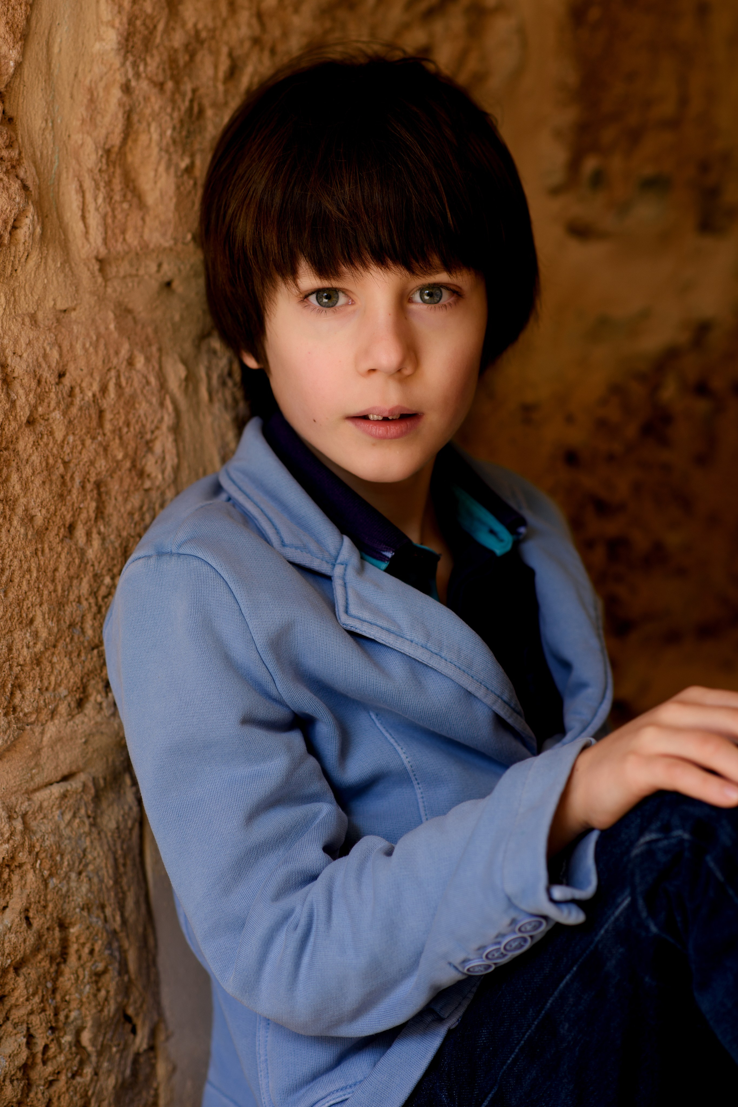 Фотосессия мальчика в старом городе. Главная