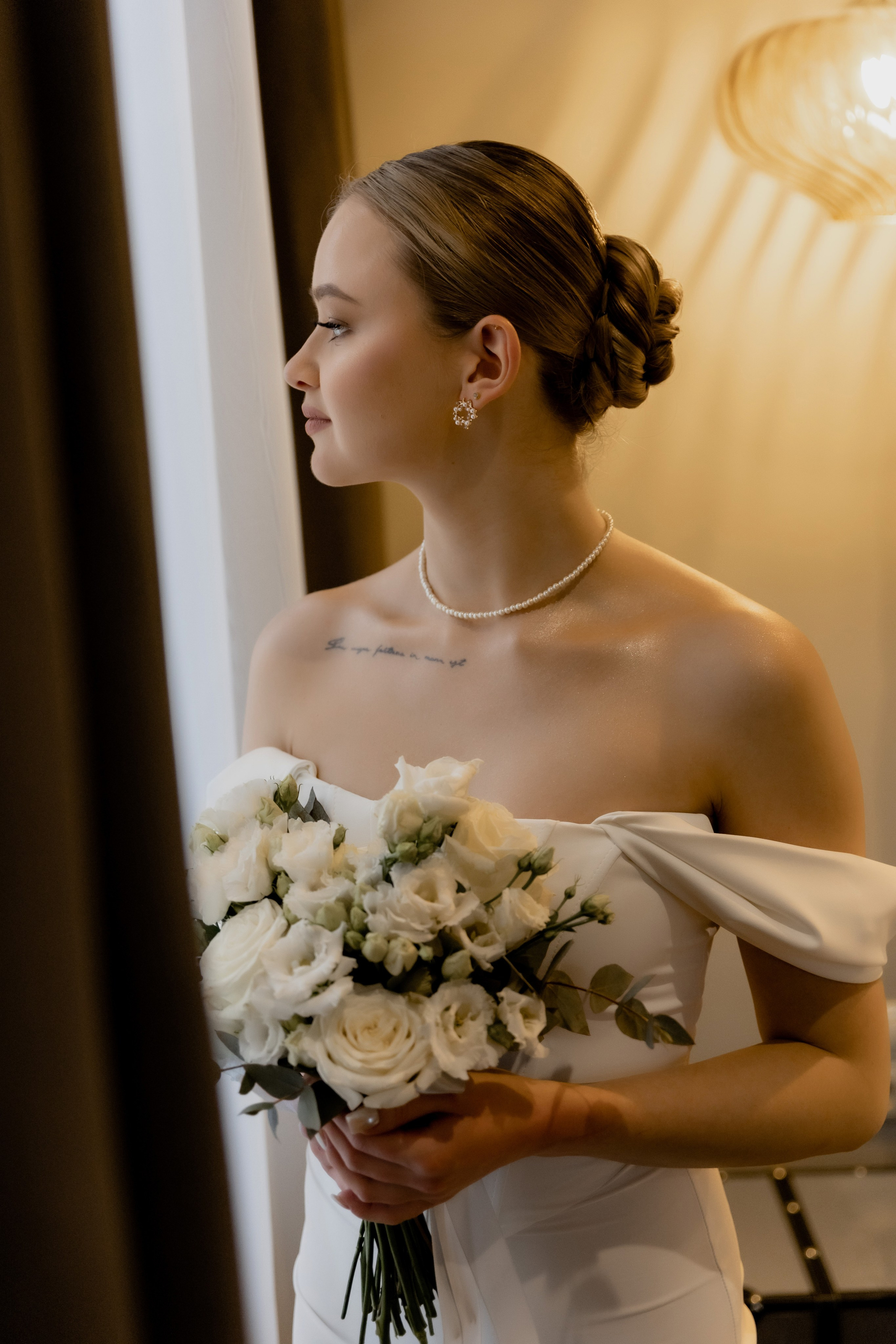 Свадебная фотосессия в отеле Чайковский г. Калининград. Свадебный фотограф Калининград