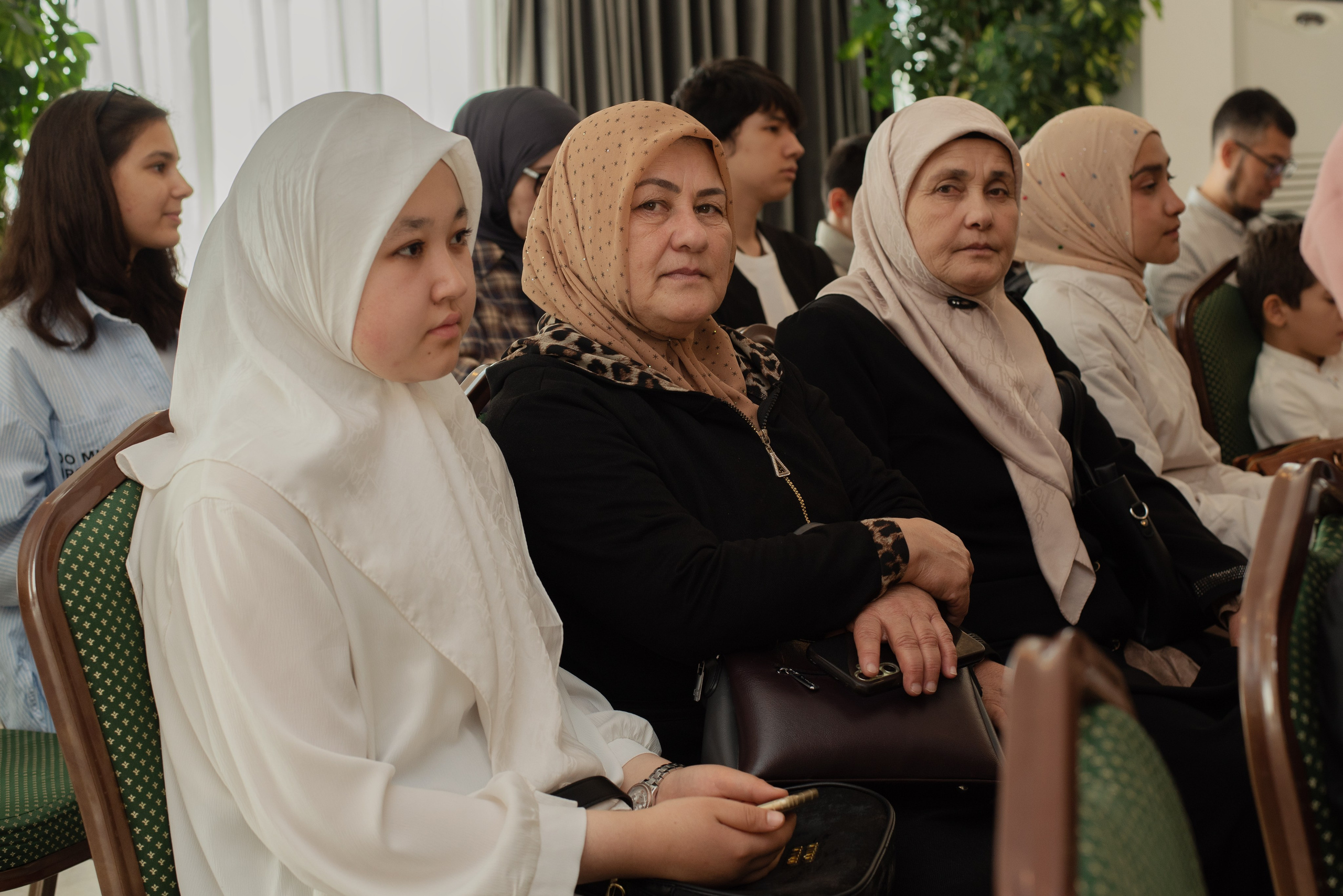 Выпускной в Евразийской женской гуманитарной академии. Лина Курочка — ваш фотограф