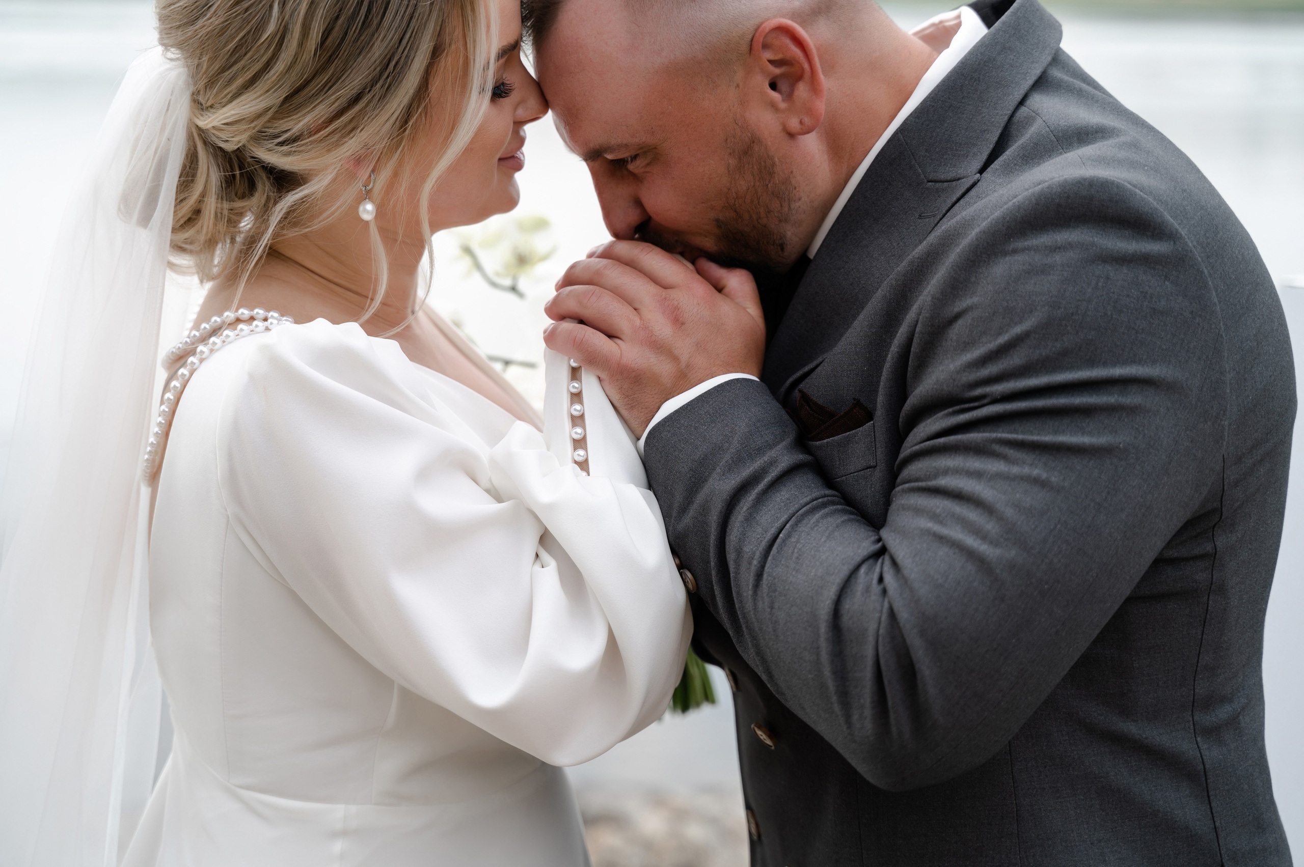 Свадебная фотосессия в отеле Hayat Regency Rostov. Свадебный фотограф в Ростове Максимов Максим