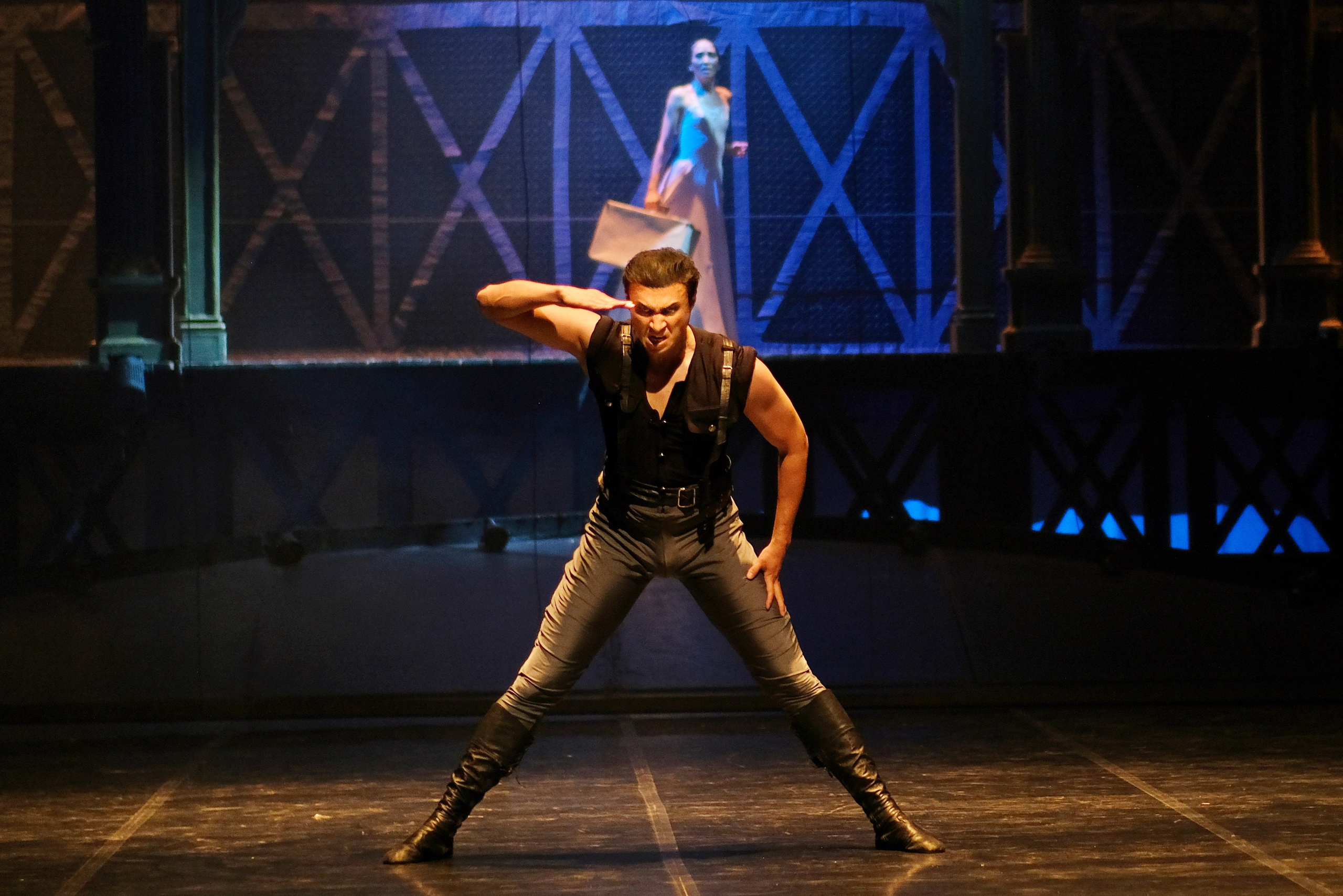 24.05.2025 "Красная Жизель" Балет Бориса Эйфмана Балерина — Асель Аскарова Чекист — Азамат Аскаров Балетмейстер-постановщик — Борис Эйфман, народный артист России, лауреат Государственных премий (Санкт-Петербург)Художник-постановщик — Мартинс Вилькарсис (Рига) Художник по костюмам — Вячеслав Окунев, народный художник России, лауреат Государственных премий (Санкт-Петербург)Художник по свету — Игорь Капустин (Таллин)Ассистенты балетмейстера:— Алина Солонская (Санкт-Петербург)— Сергей Зимин (Санкт-Петербург)