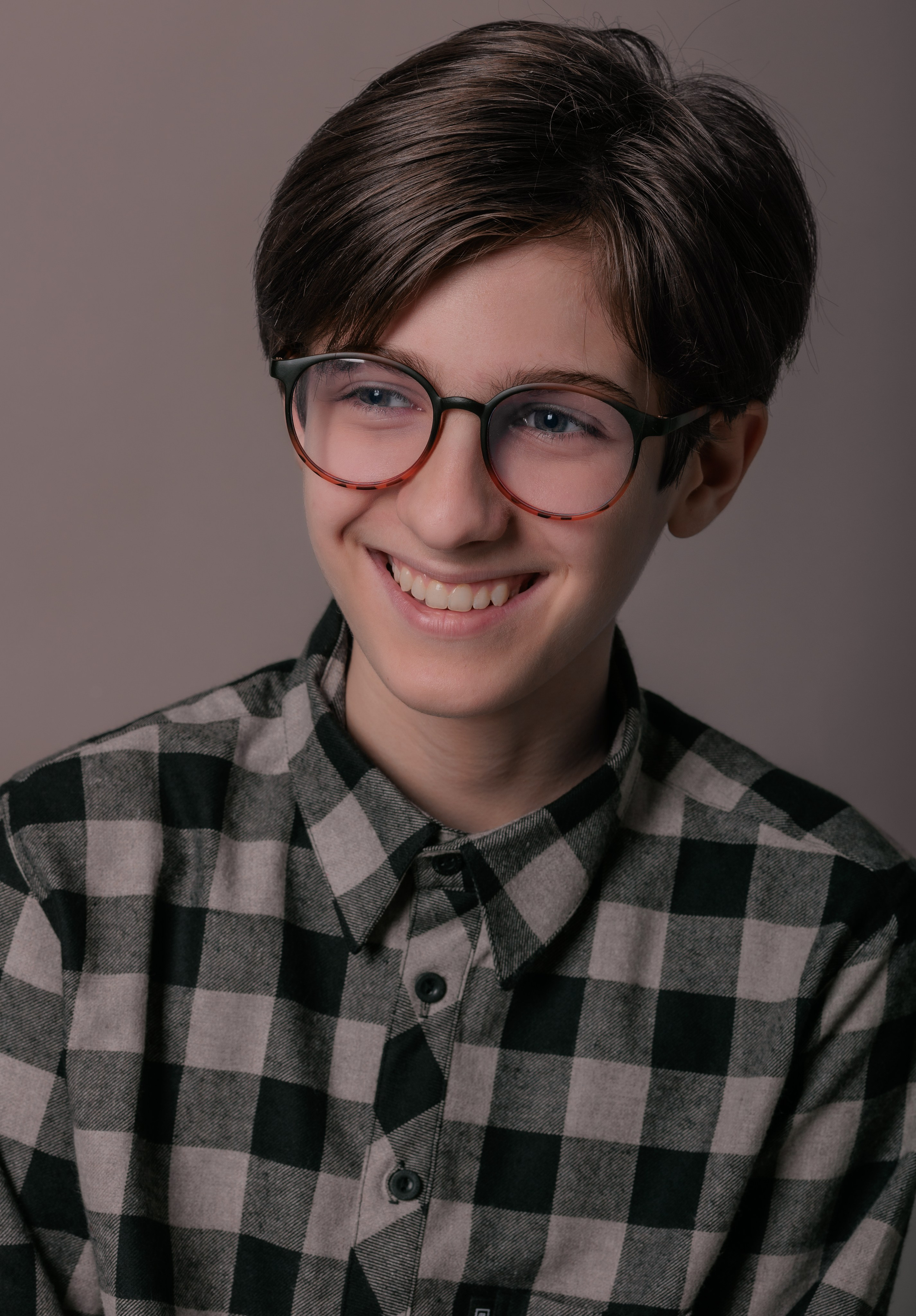 АРТЁМ. Я фотограф из Москвы к Вашим услугам