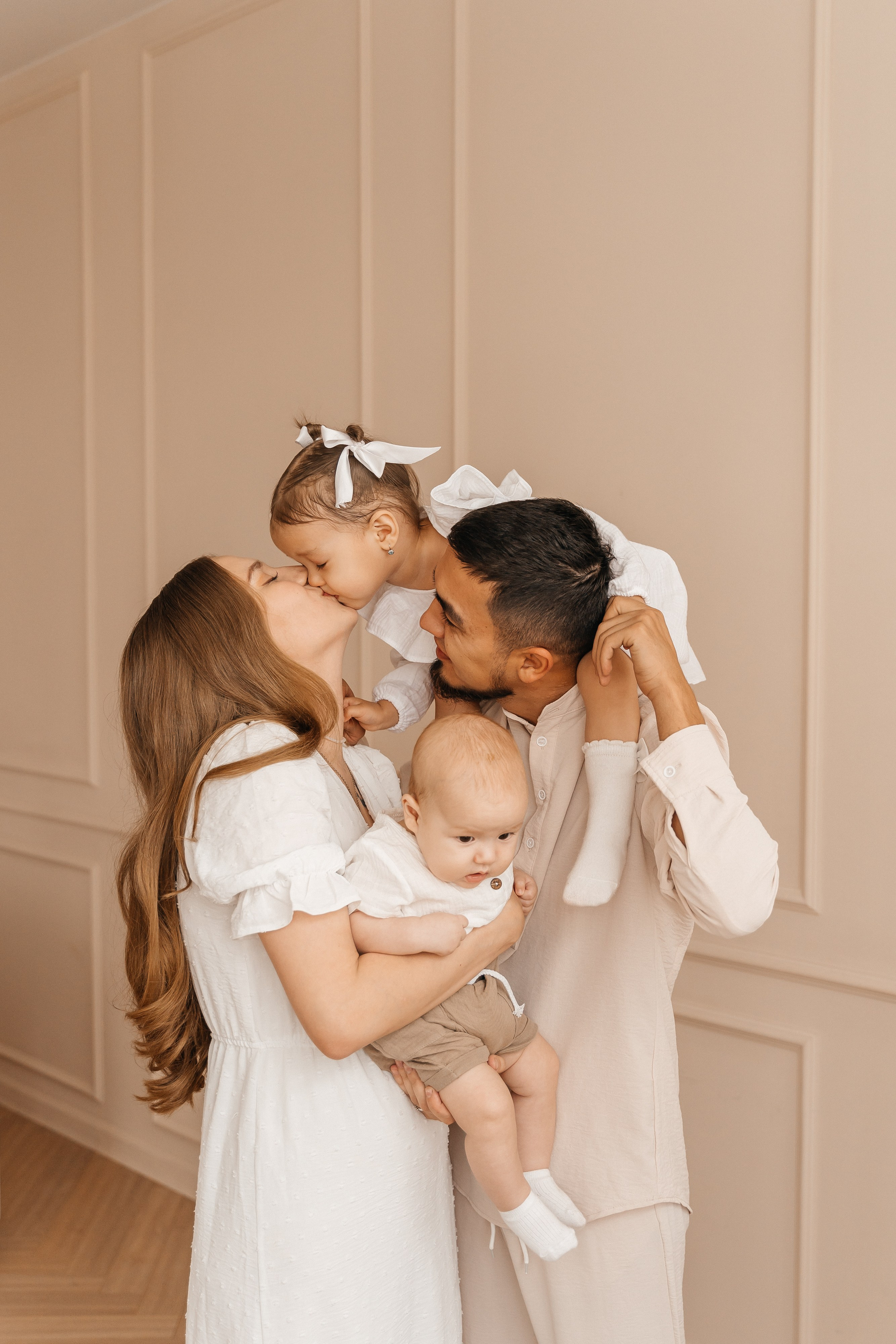 Манук, Настя, Сабрина и Эмин. Волик Мария