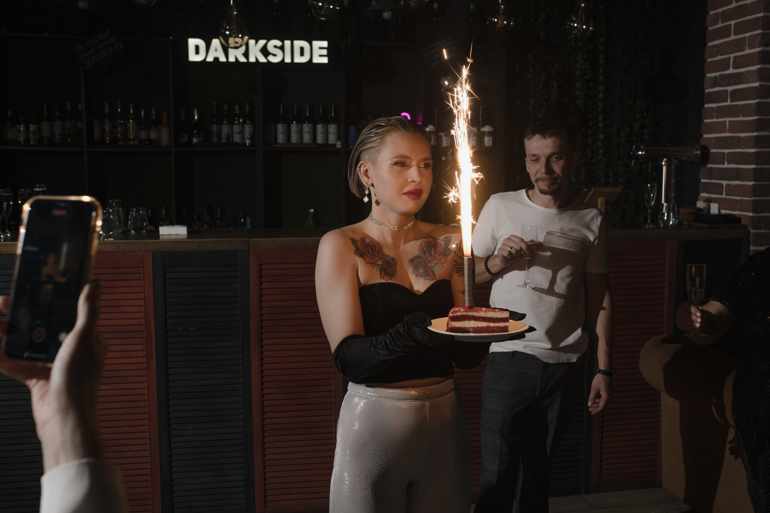 День рождения Томы — Let`s Talk Bar. Свадебный фотограф Екатеринбург/Челябинск — Любовь Волохова