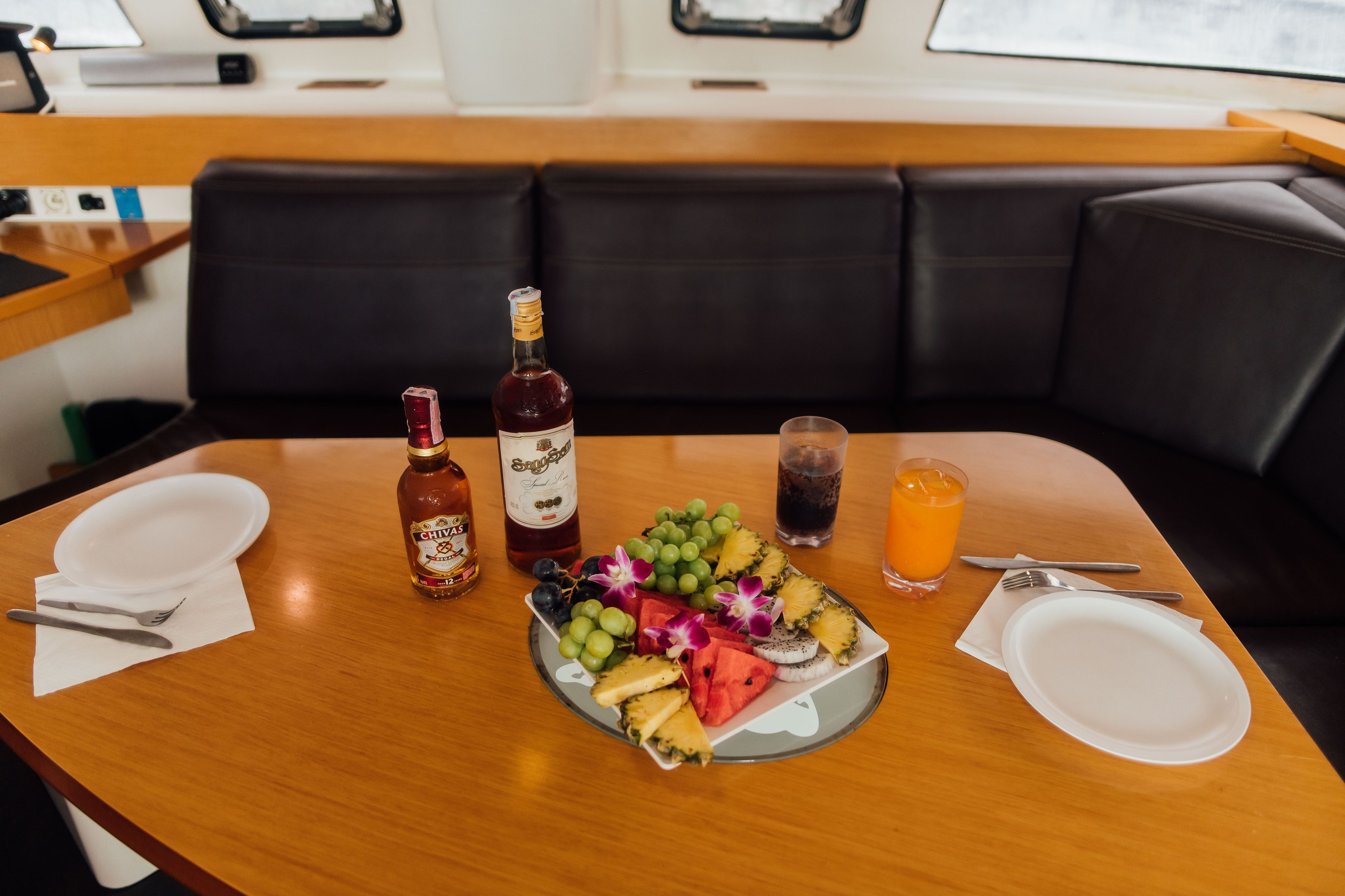 Интерьер Парусной яхты. Фотограф и Видеограф Анапа, Новороссийск, Краснодар. Алина и Женя