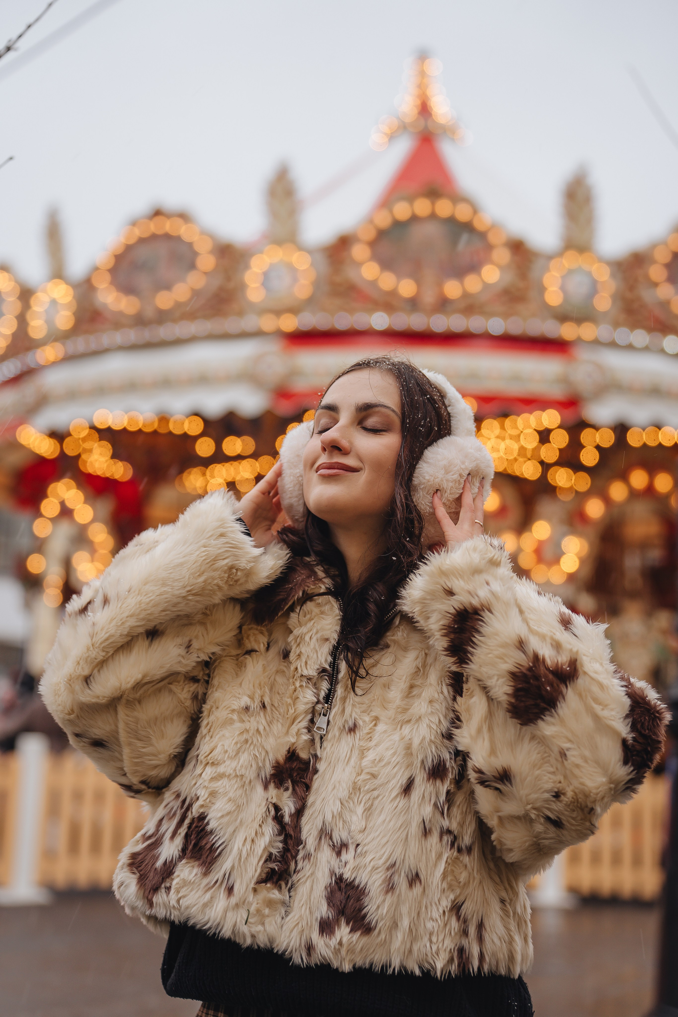 ПРОГУЛКА НА МАНЕЖНОЙ ПЛОЩАДИ ДЛЯ ДЕВУШКИ ПЕРЕД НОВЫМ ГОДОМ (НОВОГОДНЯЯ ФОТОСЕССИИЯ НА МАНЕЖНОЙ ПЛОЩАДИ). Профессиональный фотограф, Санкт-Петербург — Виктория Богомолова