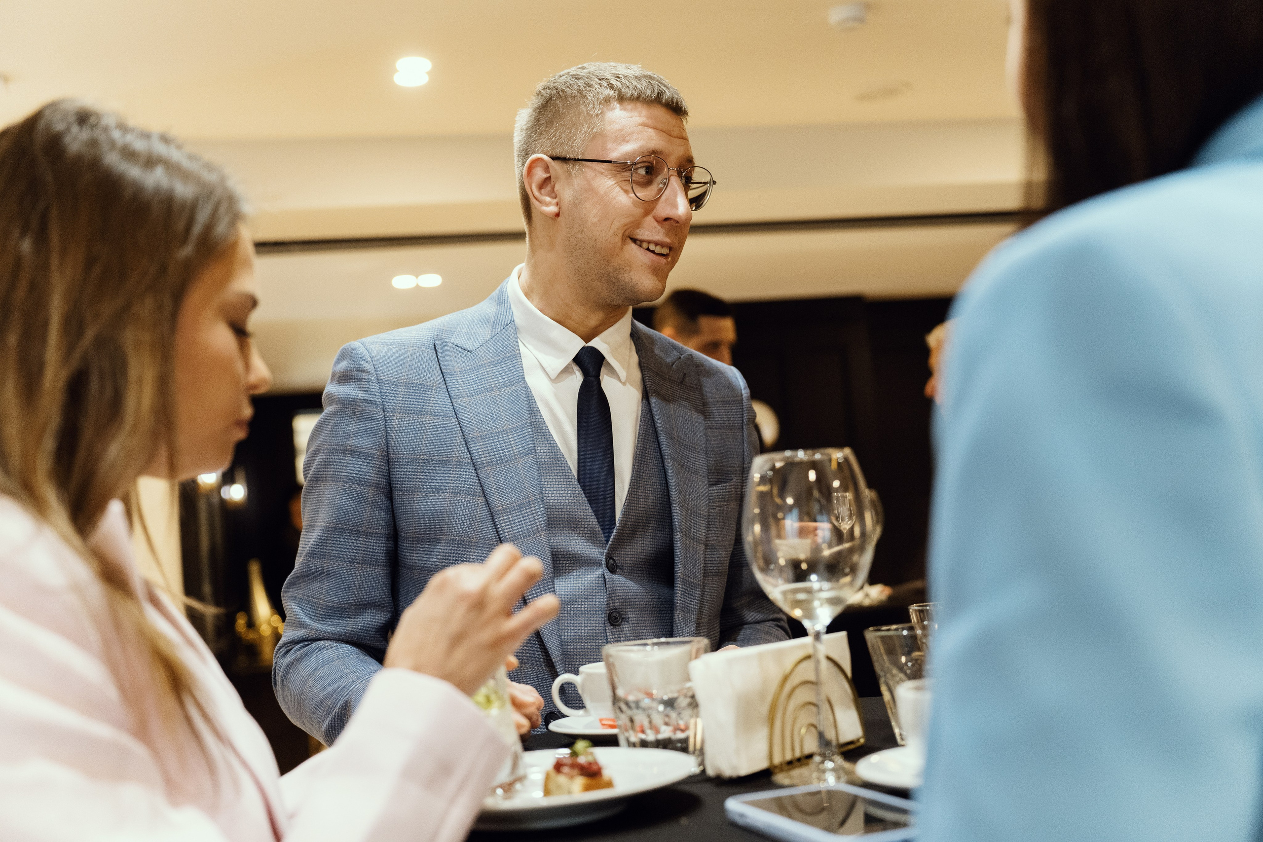 Бизнес-завтрак. ФОТОГРАФ ИВАН СЕЛИВАНОВ