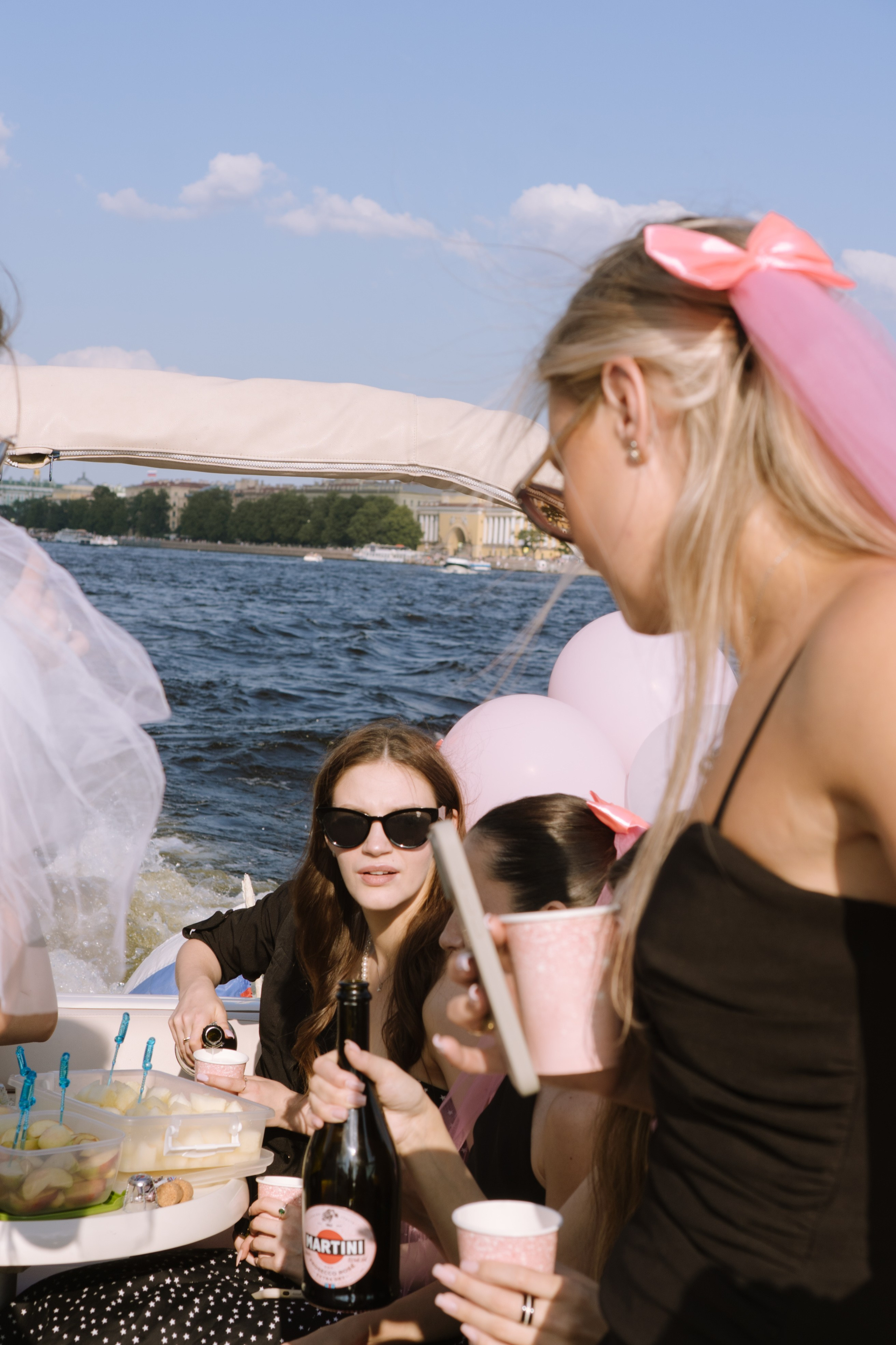 ДЕВИЧНИК НА КАТЕРЕ. Профессиональный фотограф, Санкт-Петербург — Виктория Богомолова