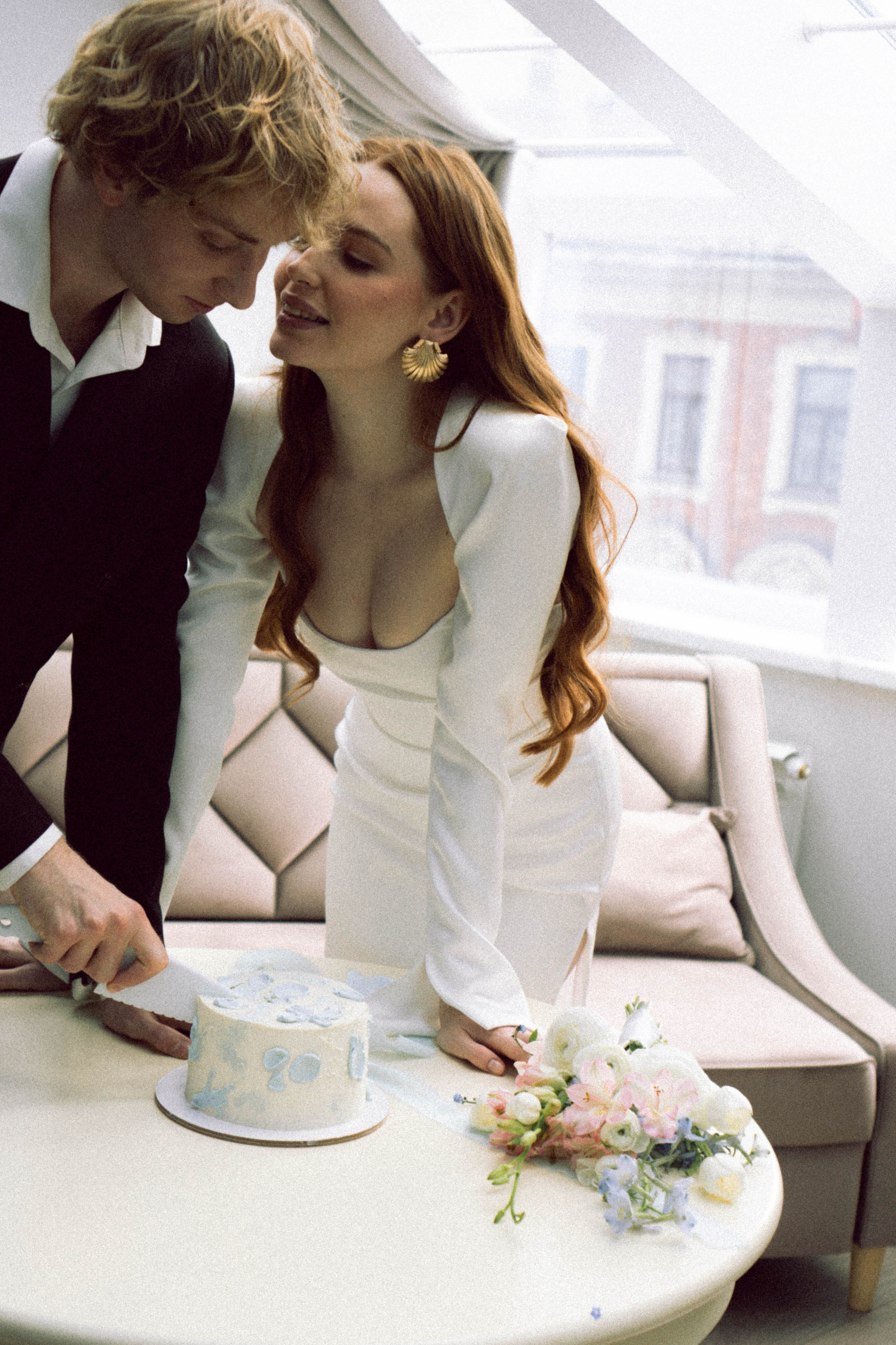 СВАДЕБНАЯ СЬЕМКА В ОТЕЛЕ. СБОРЫ ЖЕНИХА И НЕВЕСТЫ И ТАКЖЕ ТОР И ПОДГОТОВКА К ПРОГУЛКЕ. Профессиональный фотограф, Санкт-Петербург — Виктория Богомолова