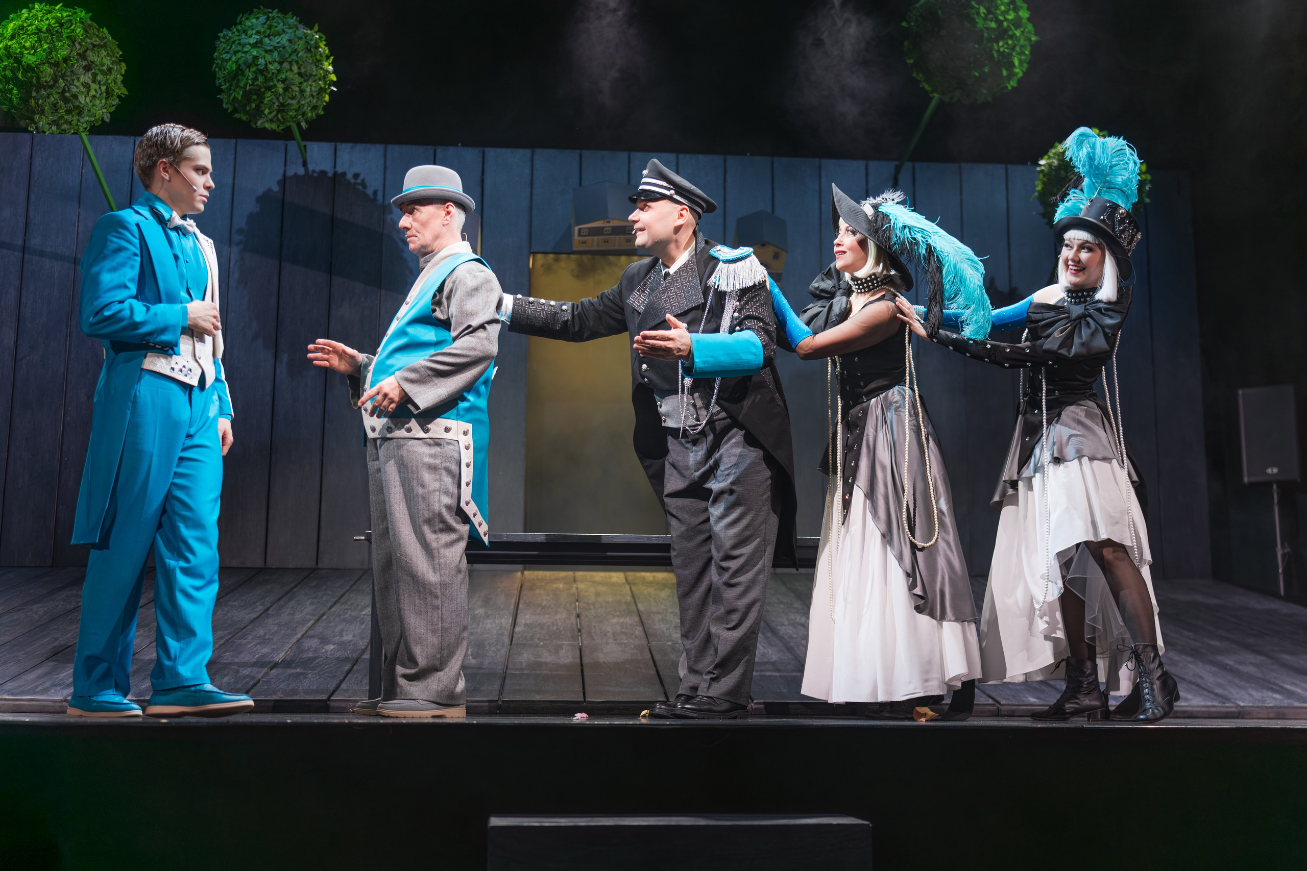 Театр Терезы Дуровой: Ревизор. Сайт фотографа Сергея Абрамова