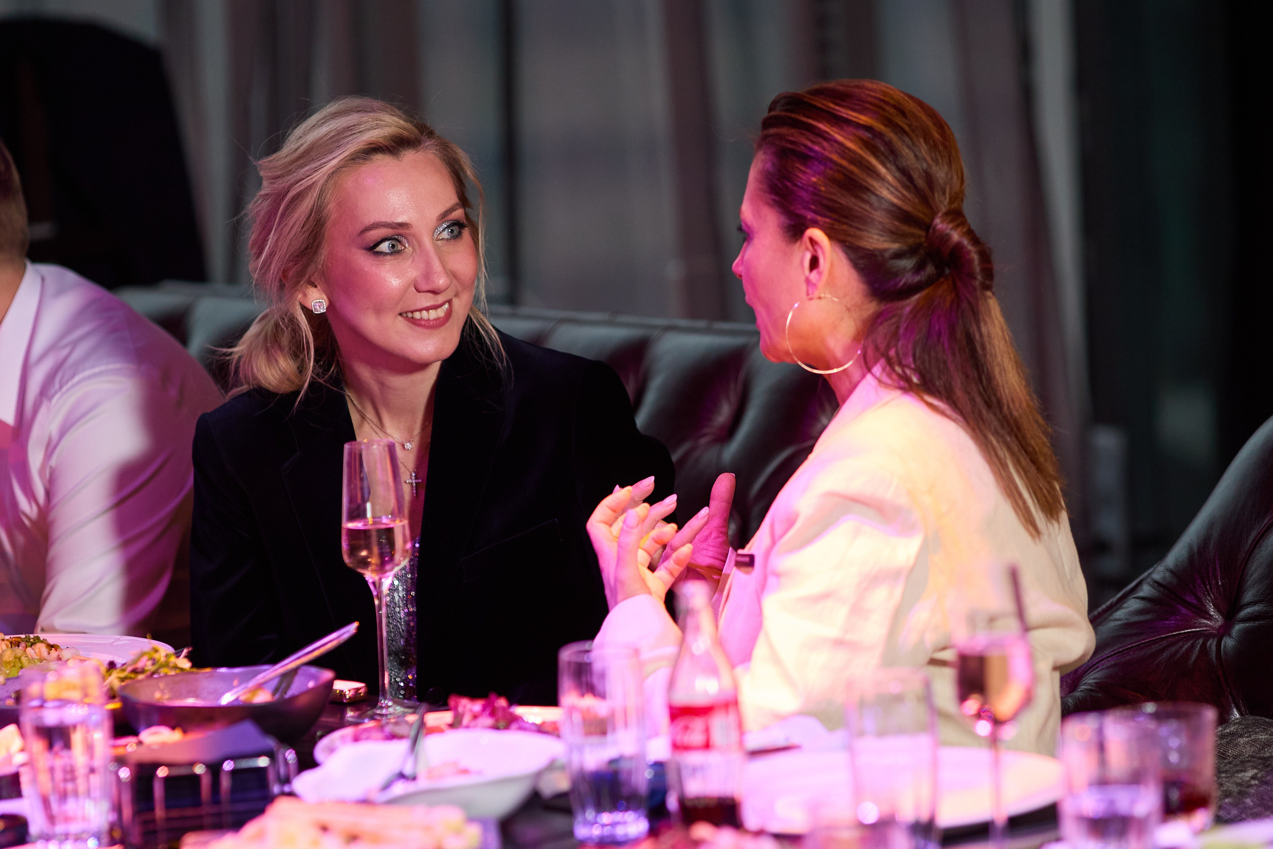 Юбилей в City Voice & Six Floor. Александр Осин — корпоративный и семейный фотограф в Москве