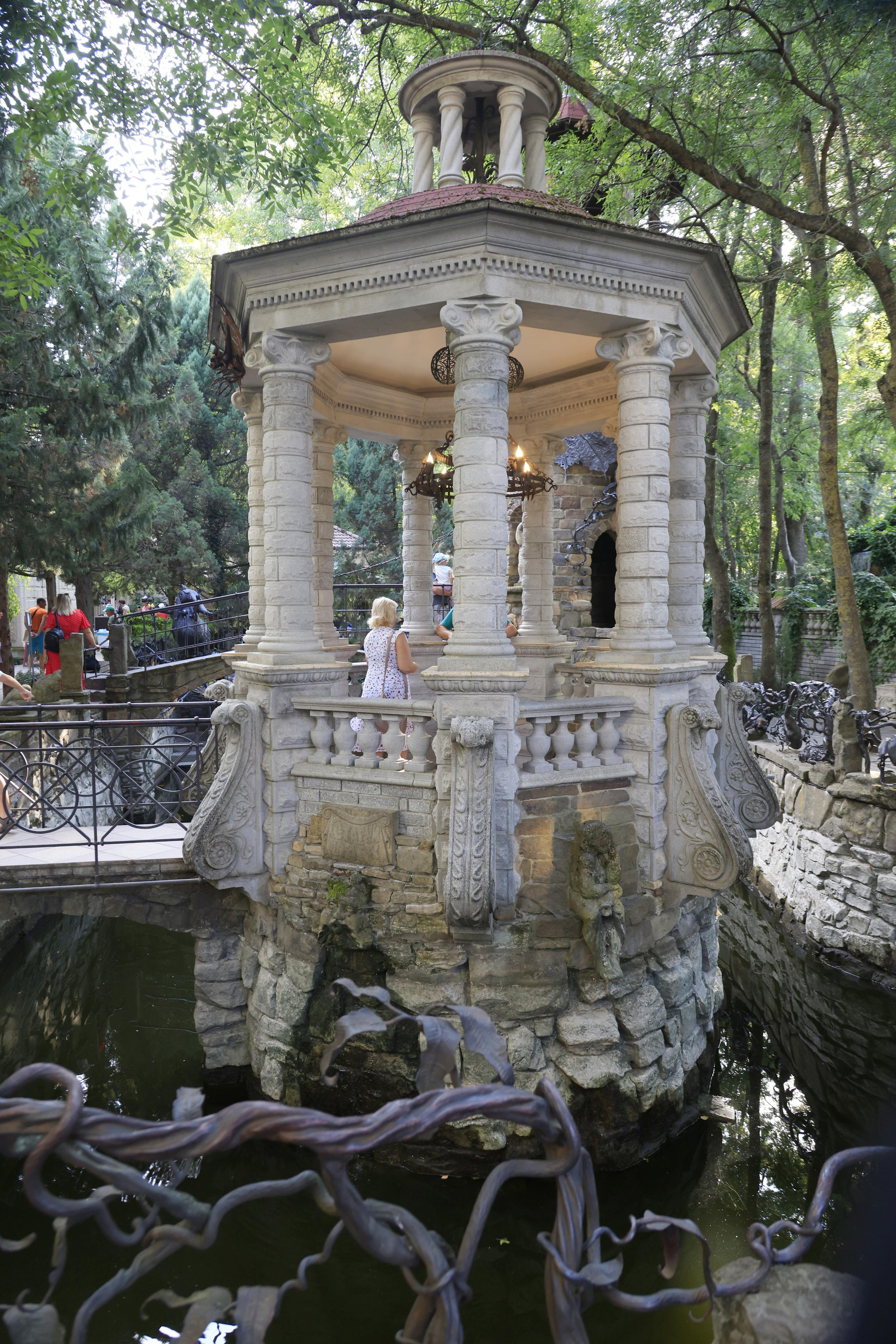 Старый парк. Кабардинка. 2023. Фотохудожник BID