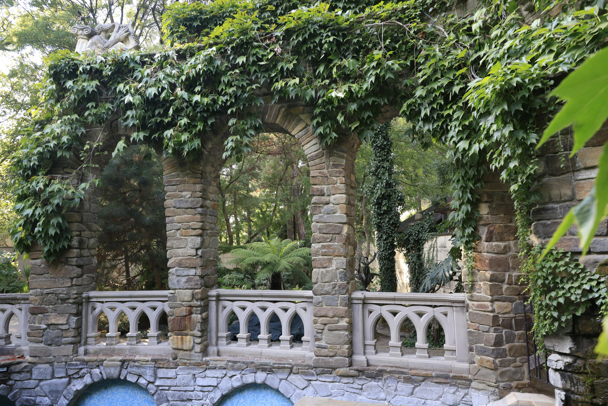 Старый парк. Кабардинка. 2023. Фотохудожник BID