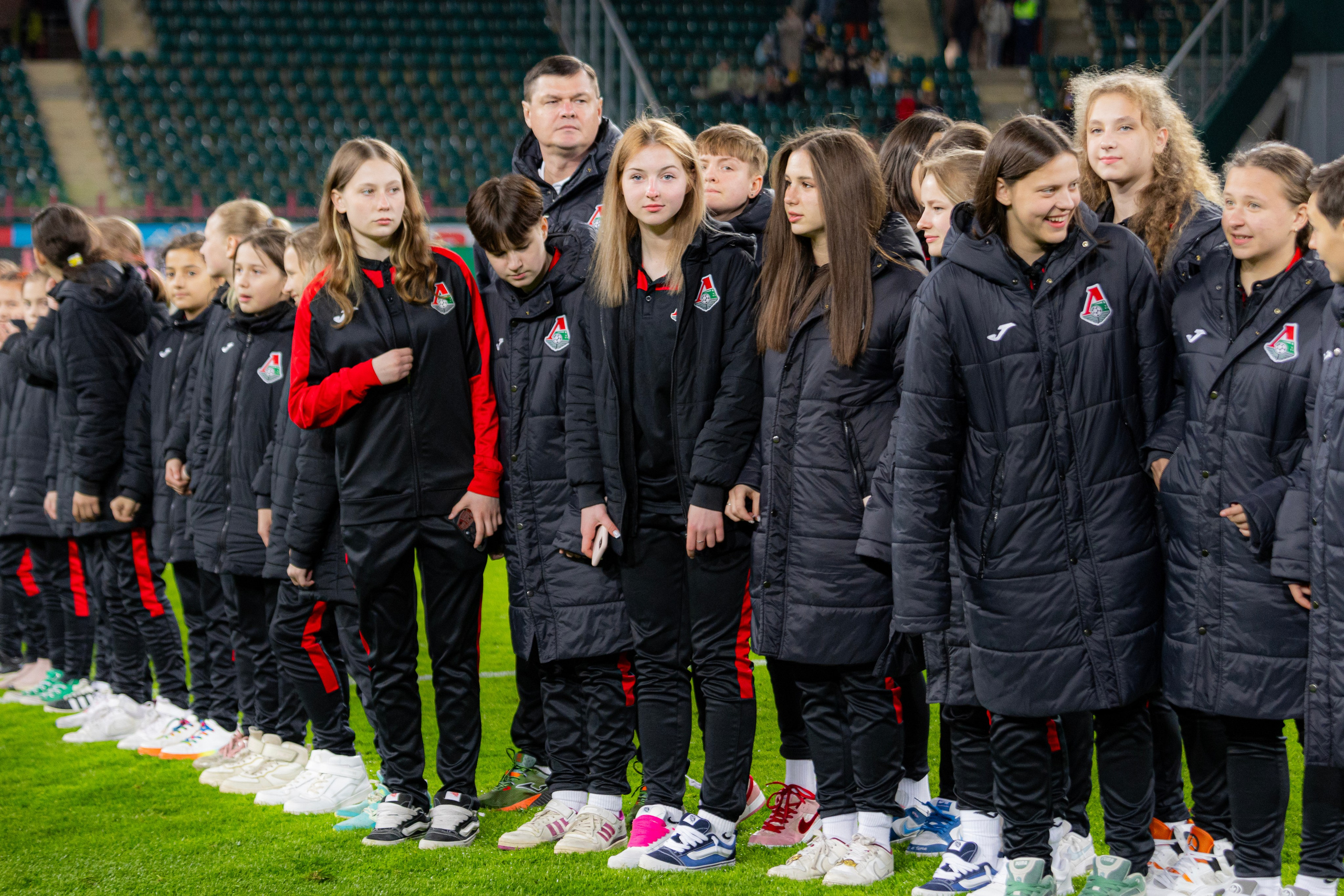 НАГРАЖДЕНИЕ ЖЕНСКОГО ОТДЕЛЕНИЯ АКАДЕМИИ ФК ЛОКОМОТИВ. Artem Zenin Photography