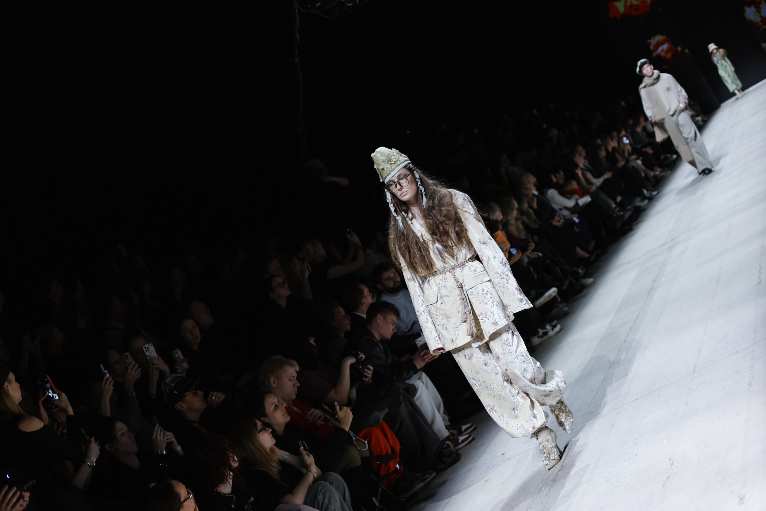 Показ IGOR GULYAEV — Moscow Fashion Week 19/03. Jane Kudryavtseva | MODEL PHOTO, PORTRAIT & EVENTS