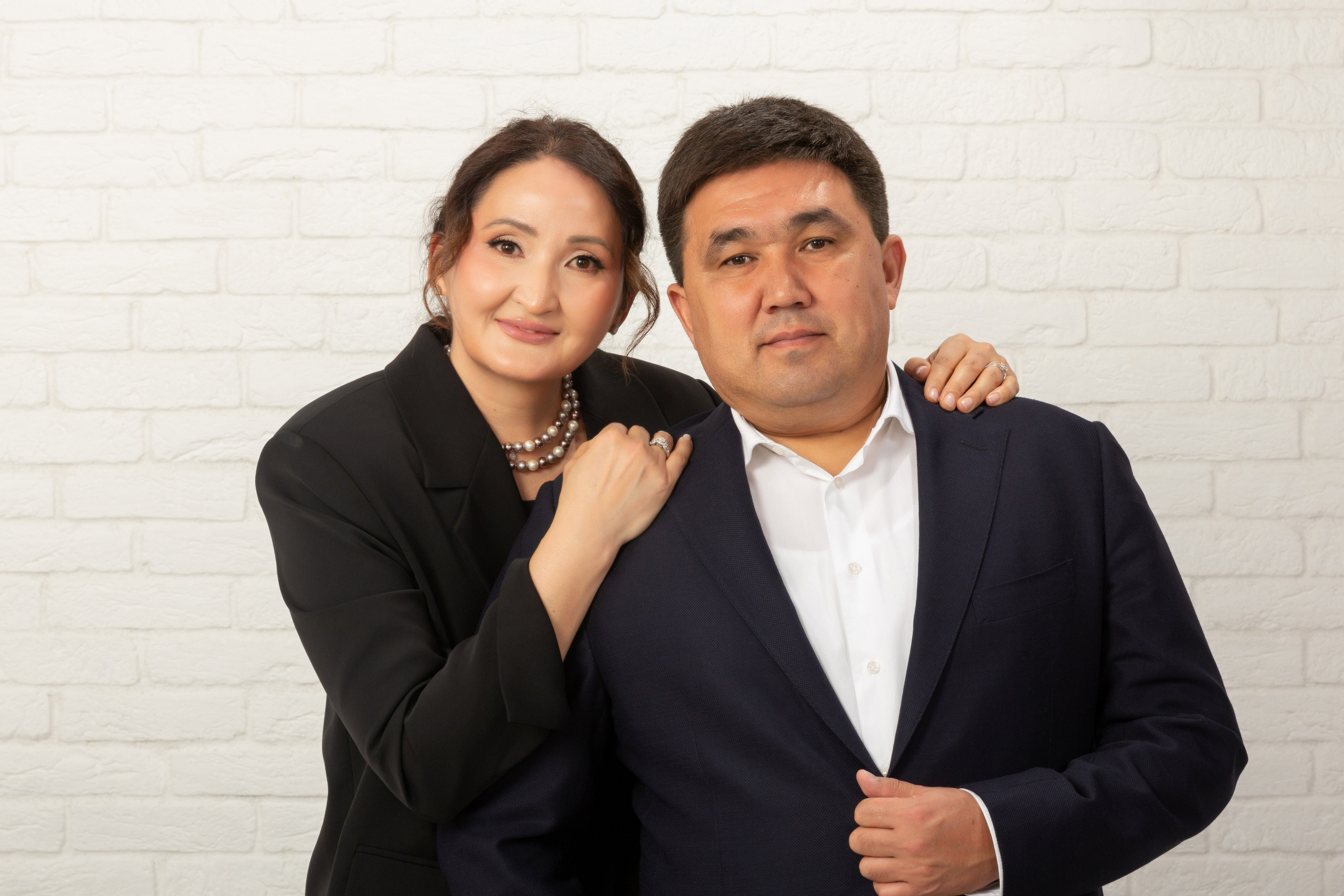 Фотосессия для большой семьи Алматы. Фотостудия Алматы. Семейная и детская фотостудия Family studio.Фотограф Алматы