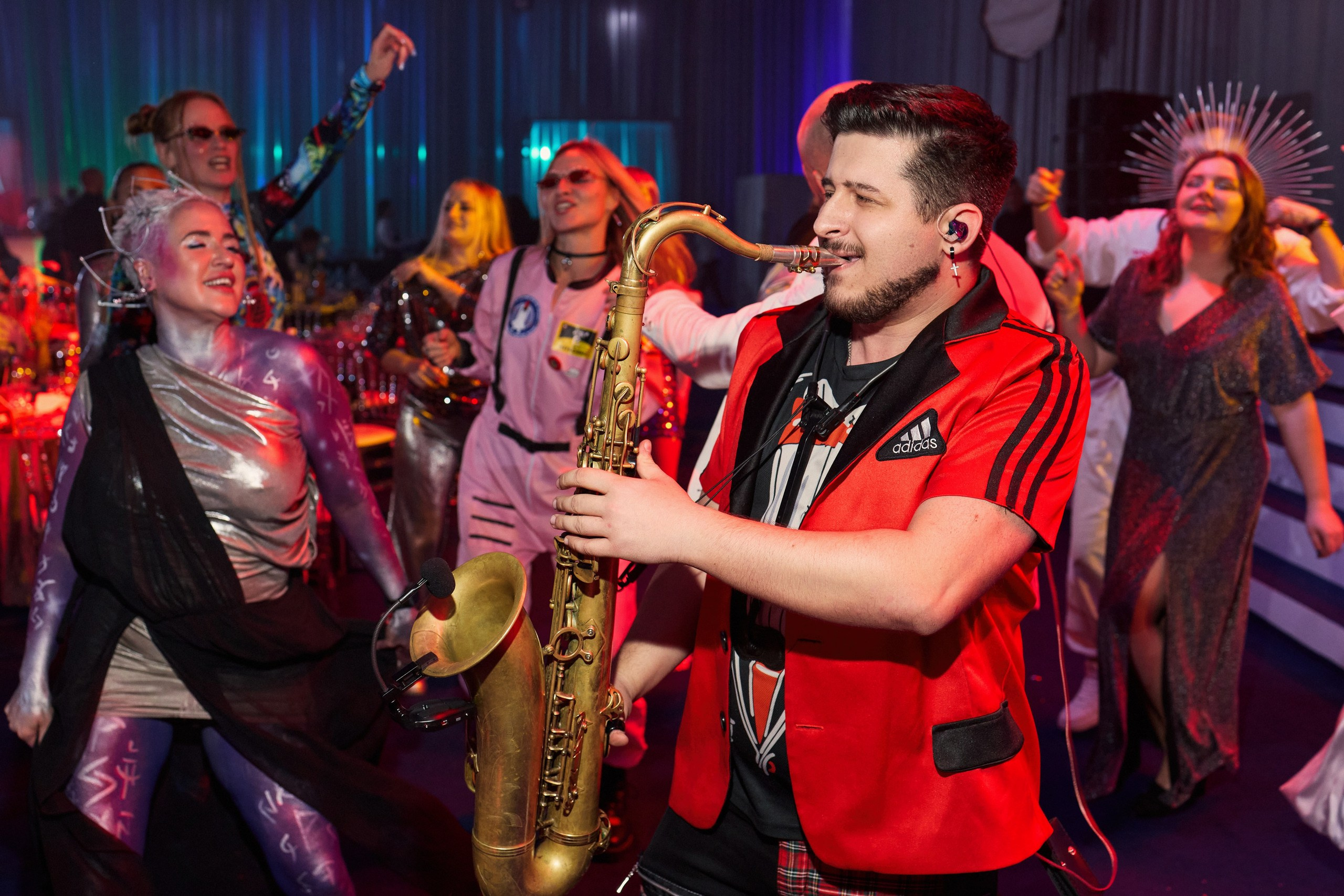 Космический новый год / K-Holding. Другой взгляд на фотографию