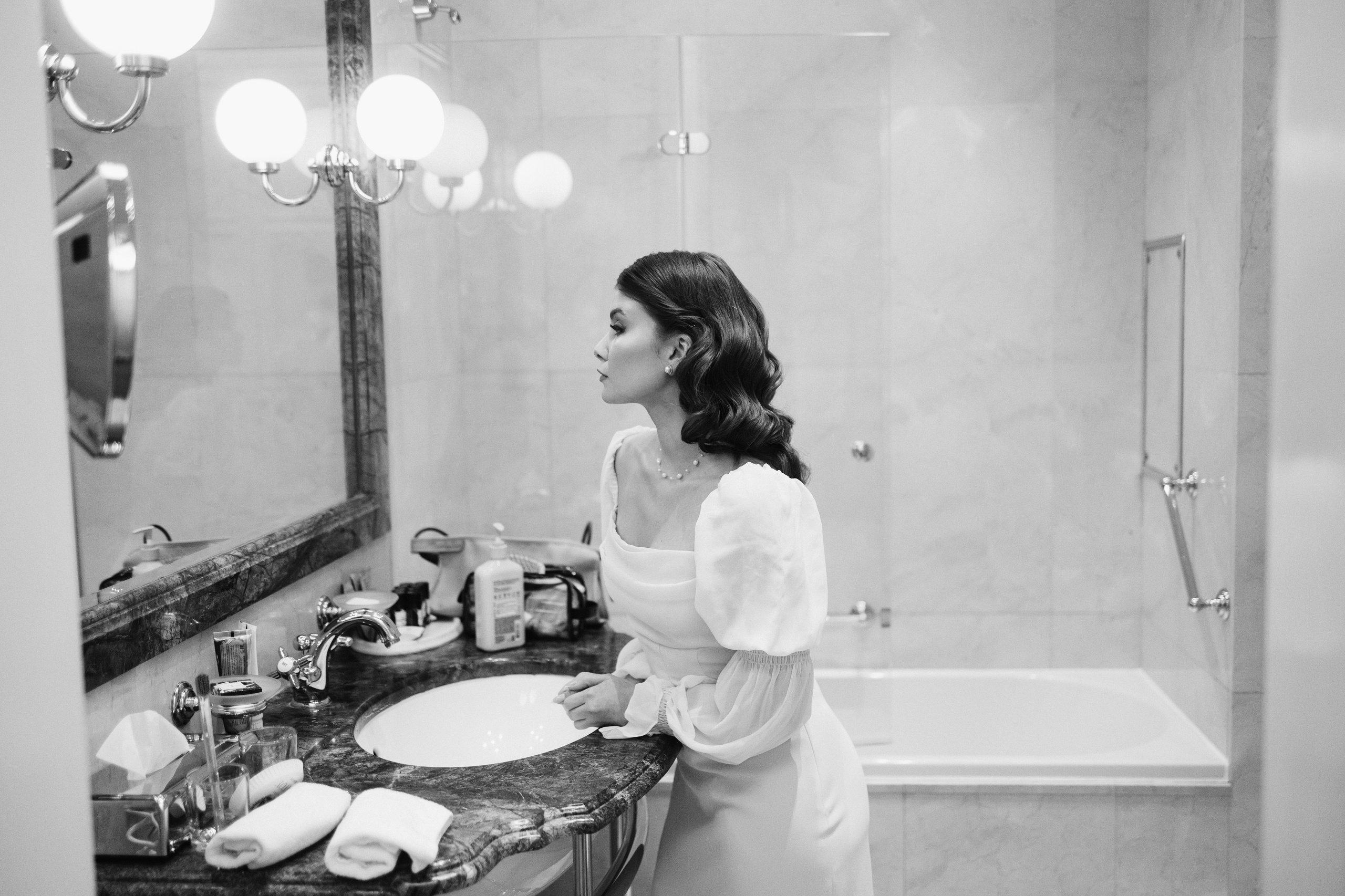 Владимир и Катя, встреча в отеле и роспись в особняке Спиридонова. Свадебный и портретный фотограф в Москве Кристина Золотова