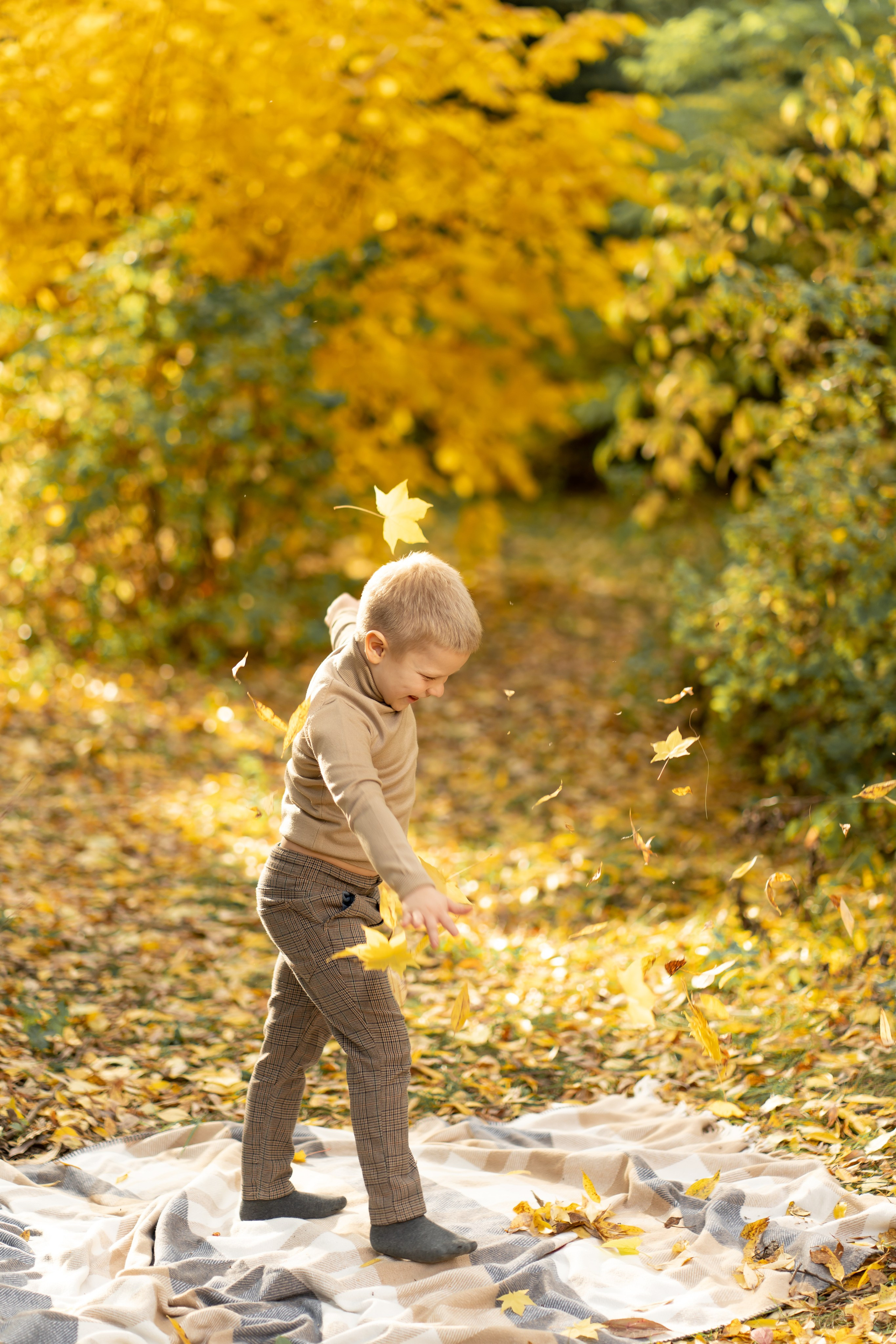 Теплый осенний день. Фотограф в Красноярске. Юлия Чаушанская