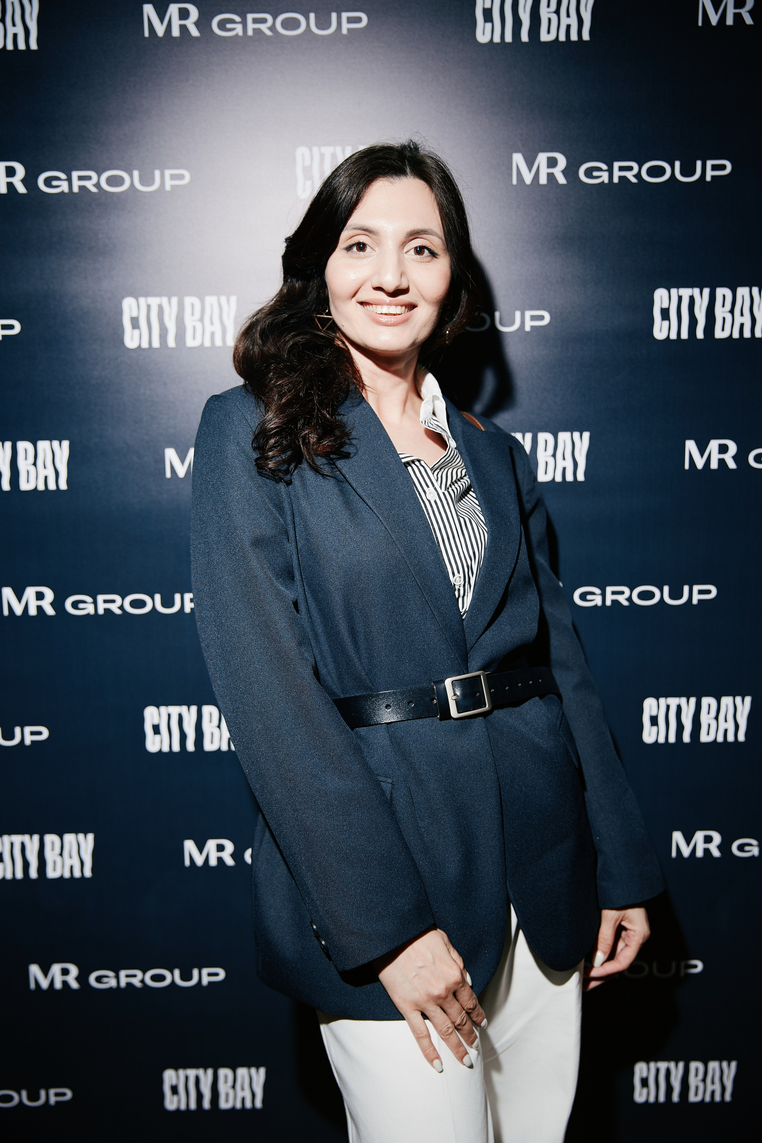 Презентация MR Group в ibis 23.04. Свадебный репортажный фотограф краснодар максим дремов дрёмов фотосессия студия цена