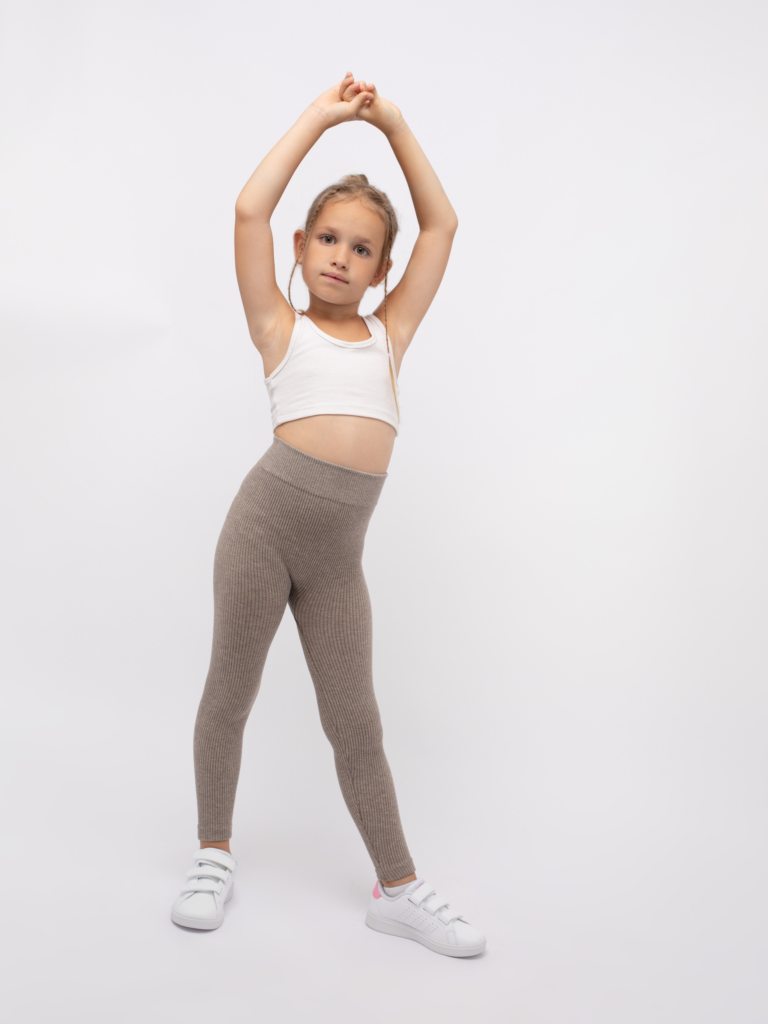 Детские лосины. Фотостудия предметной и модельной съёмки для маркетплейсов