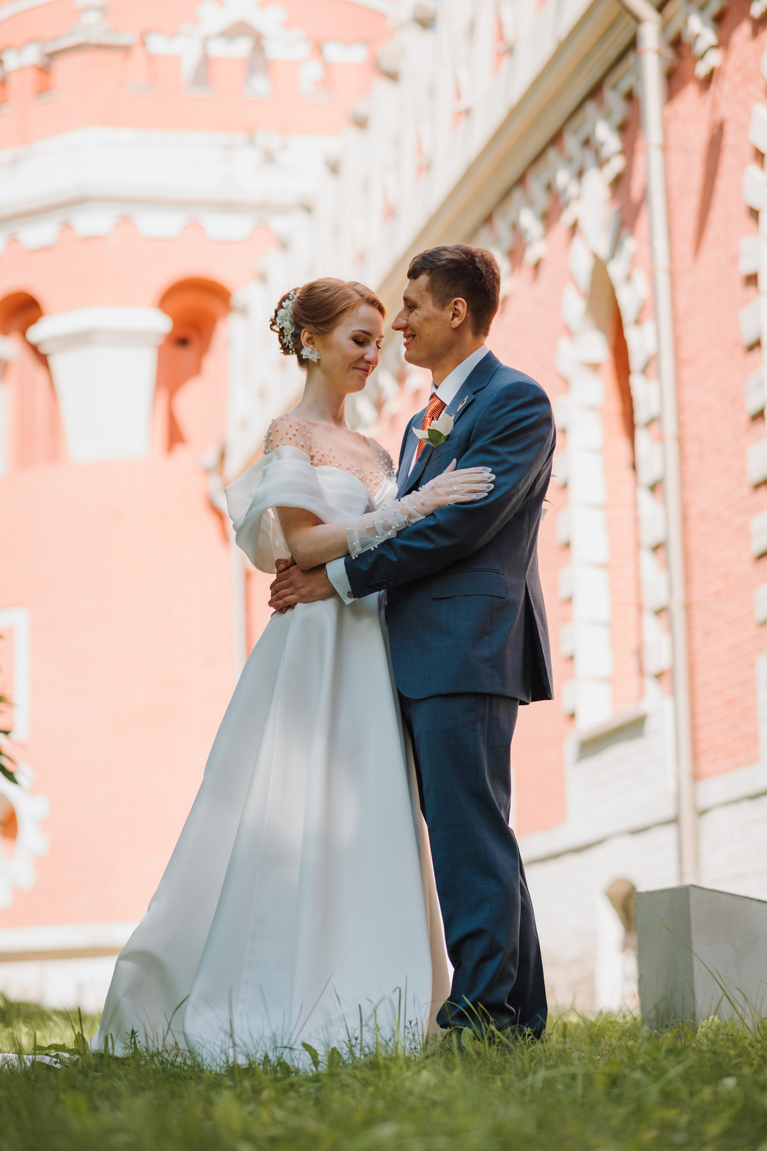 Michail & Maya. Я занимаюсь событийной, свадебной, товарной, студийной… фотографией