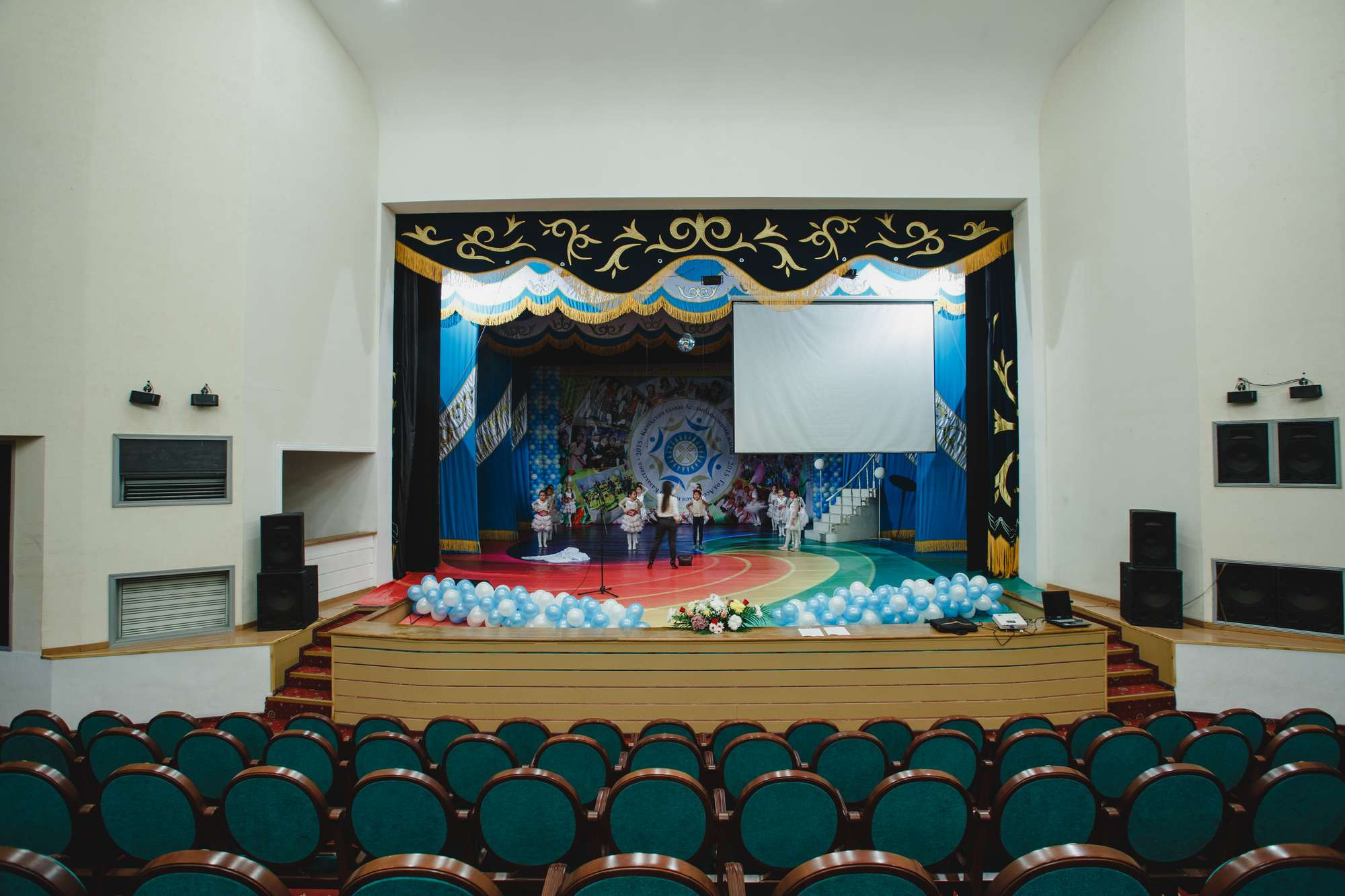 Театр им. Островского. Фотограф в Уральске Александр Хохлачёв | HOHLACHEV.COM