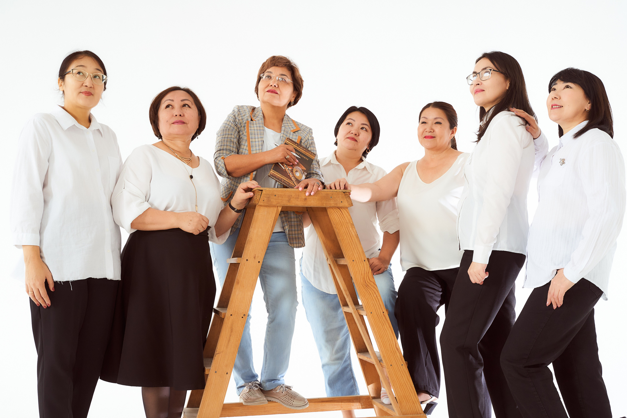 Библиотекари в студии. Фотограф в Уральске Александр Хохлачёв | HOHLACHEV.COM