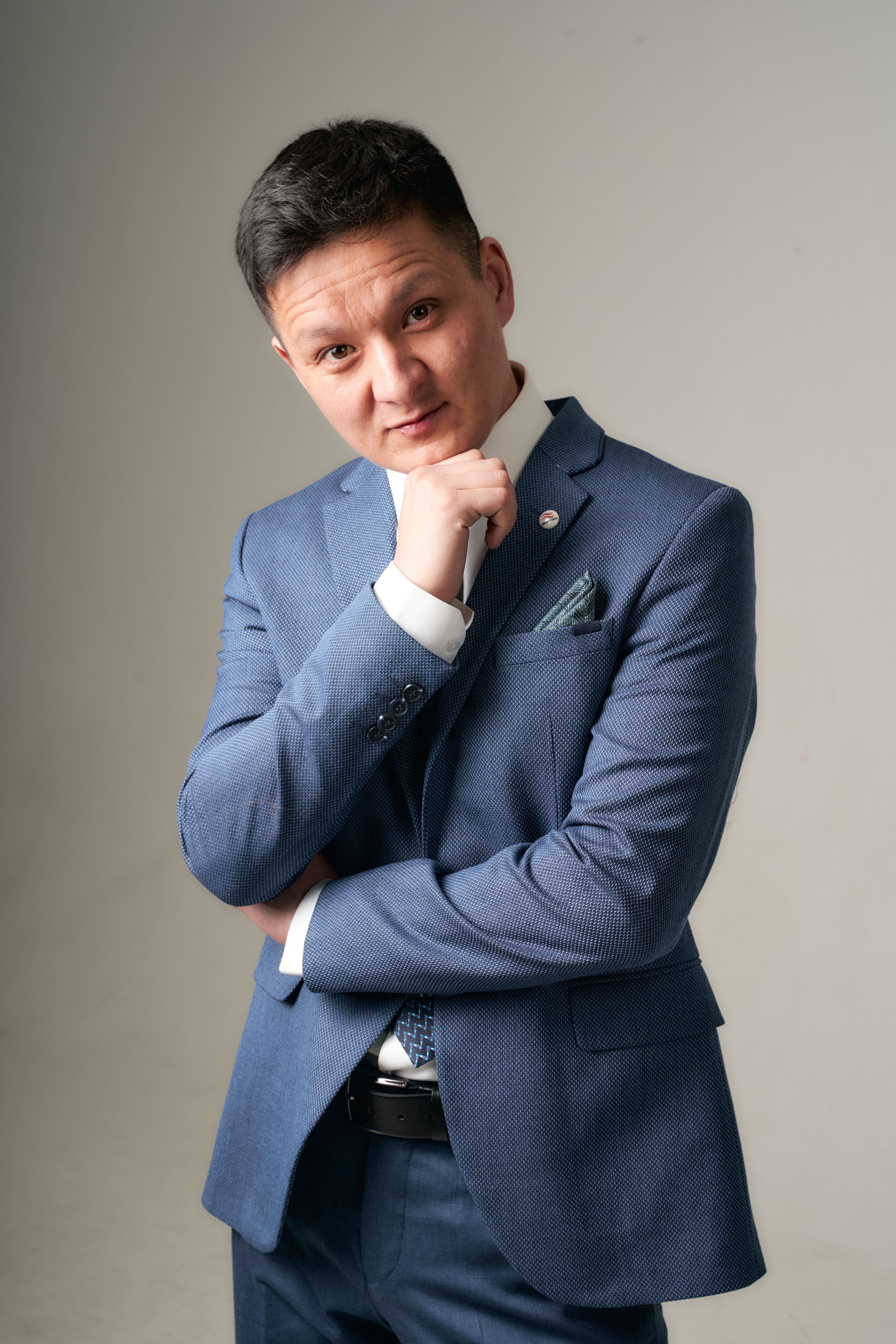 Дамир в студии. Фотограф в Уральске Александр Хохлачёв | HOHLACHEV.COM