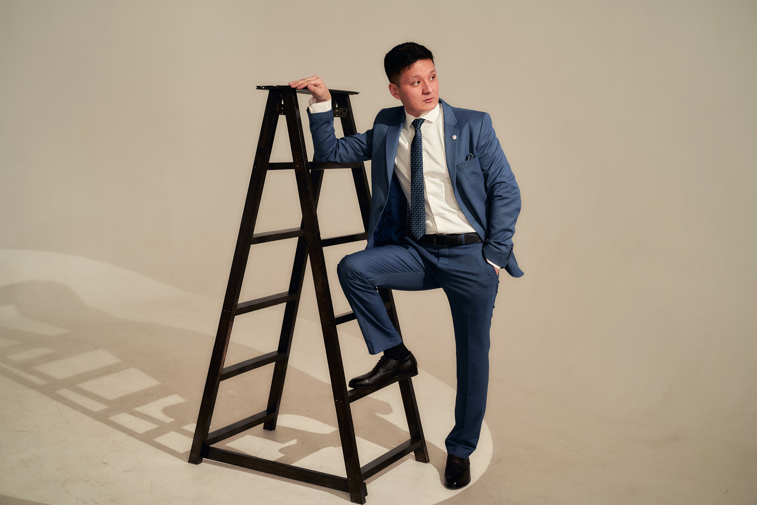 Дамир в студии. Фотограф в Уральске Александр Хохлачёв | HOHLACHEV.COM