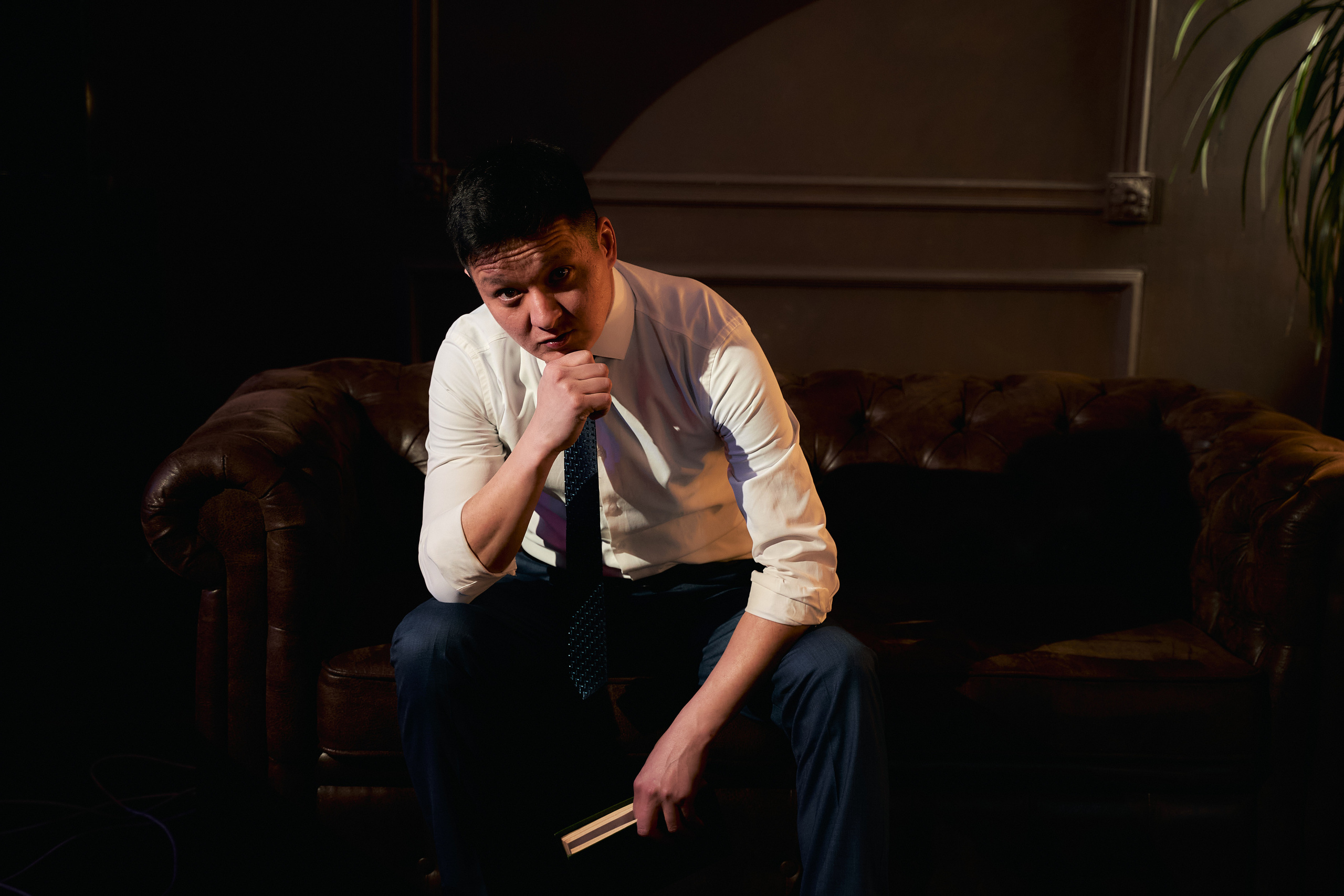 Дамир в студии. Фотограф в Уральске Александр Хохлачёв | HOHLACHEV.COM