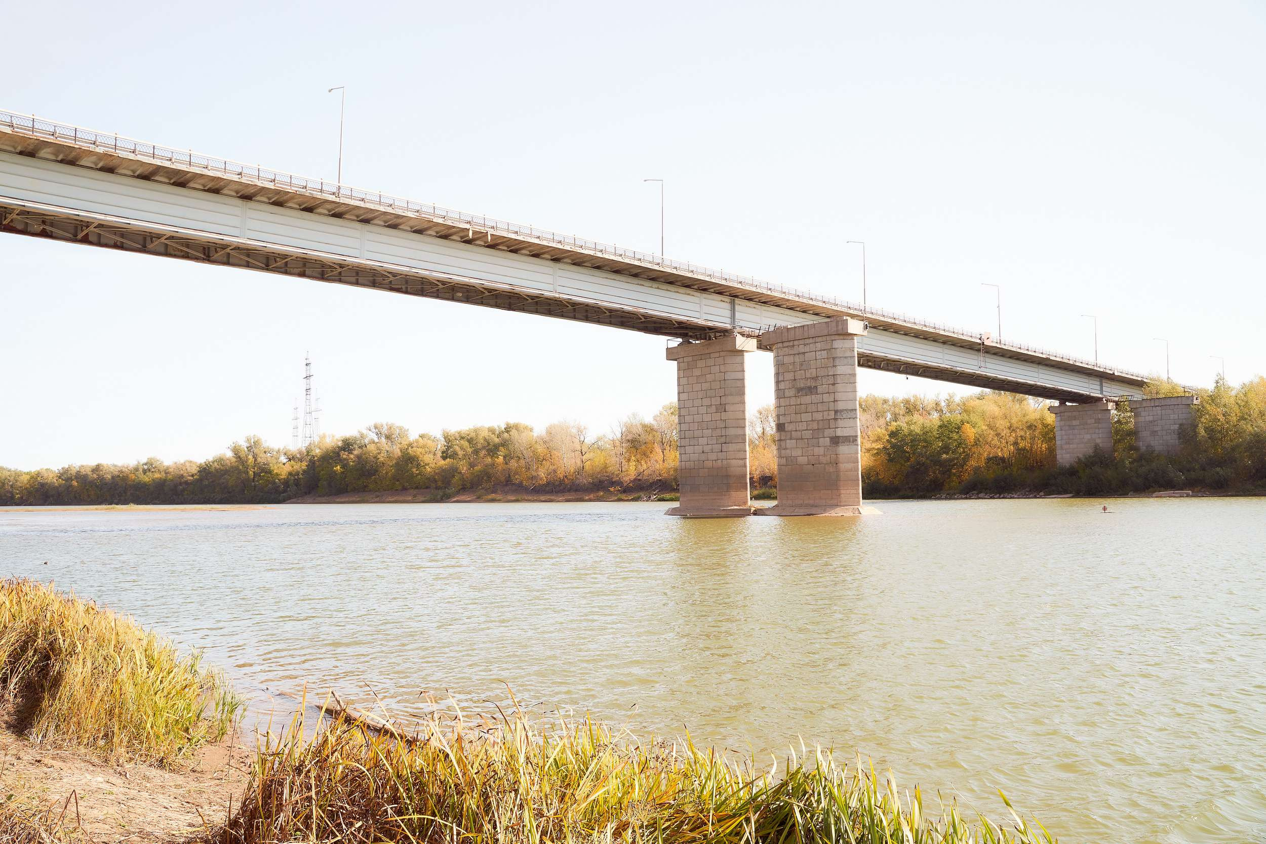Спуск в Урал мальков осетра. Фотограф в Уральске Александр Хохлачёв | HOHLACHEV.COM