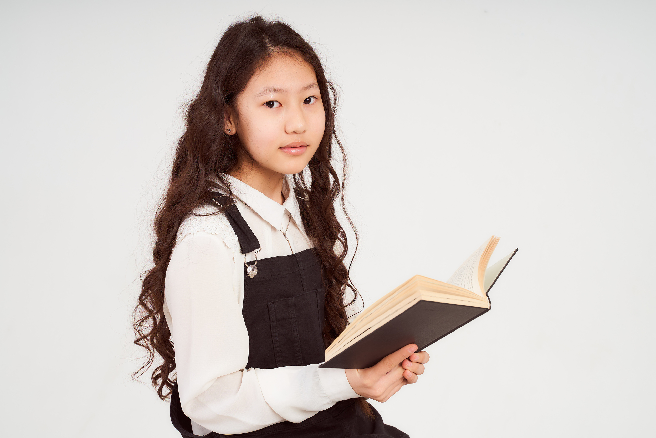 Нурслу и её семья. Фотограф в Уральске Александр Хохлачёв | HOHLACHEV.COM