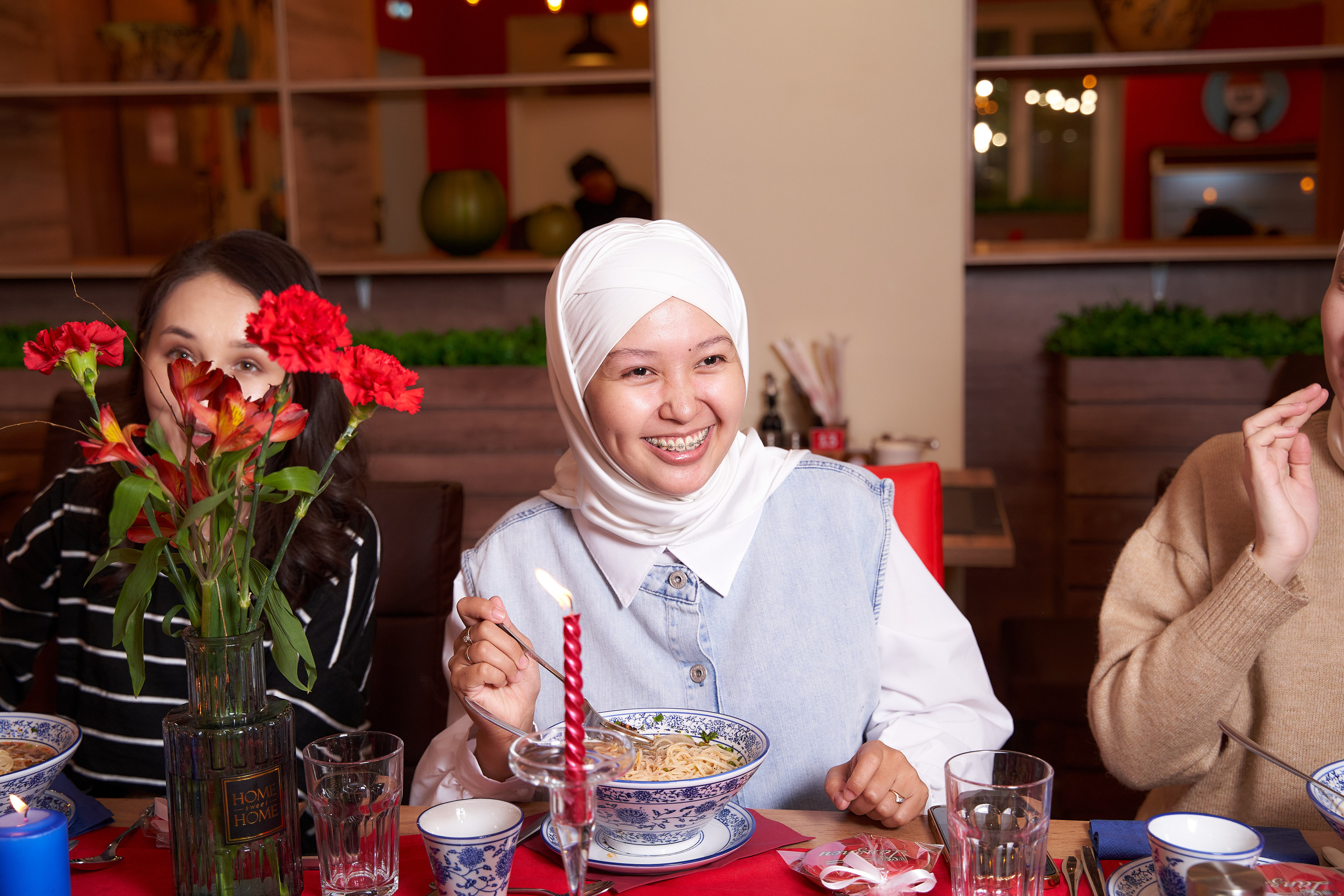 Открытие Lanzhou — кафе востойной кухни. Фотограф в Уральске Александр Хохлачёв | HOHLACHEV.COM