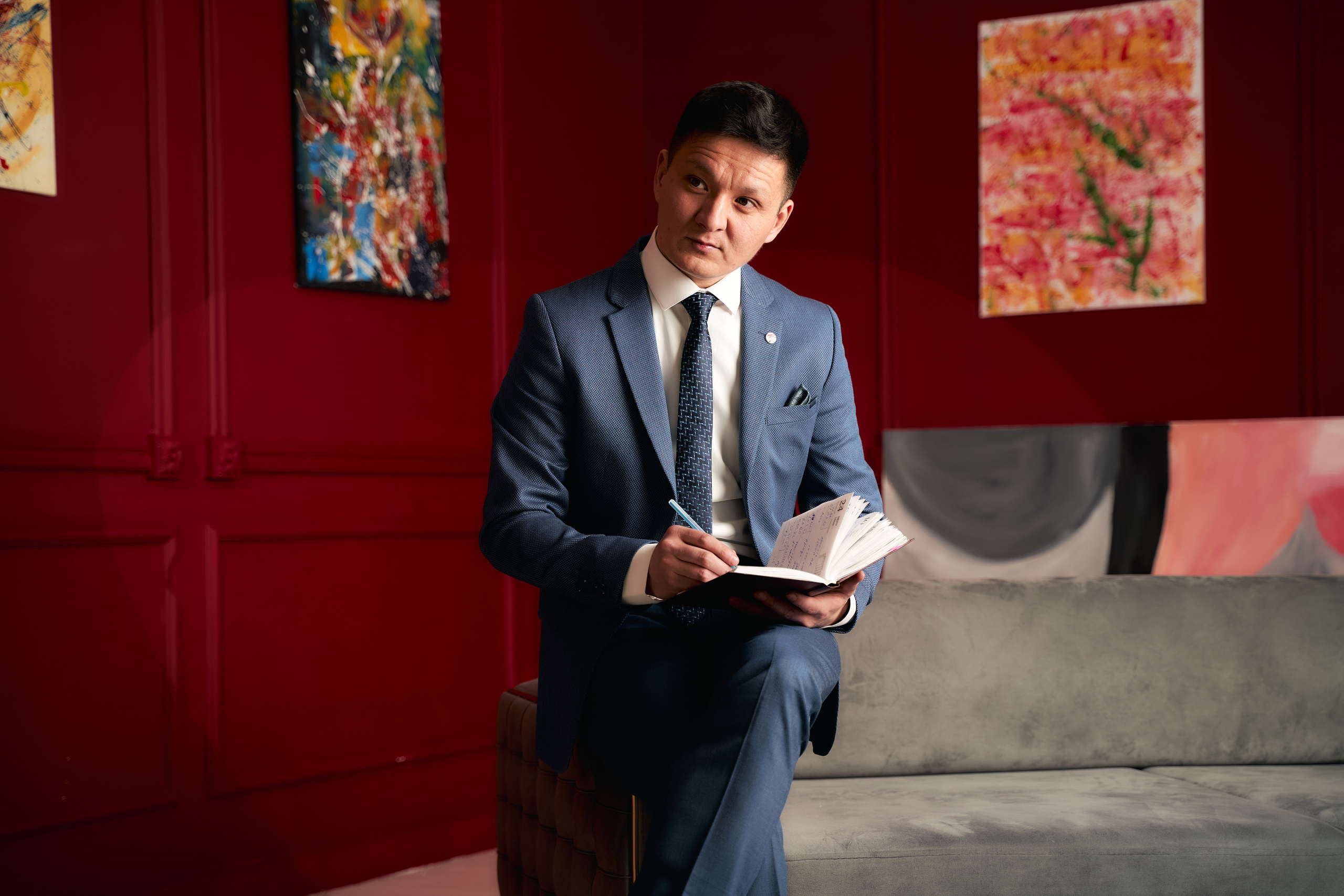 Дамир в студии. Фотограф в Уральске Александр Хохлачёв | HOHLACHEV.COM