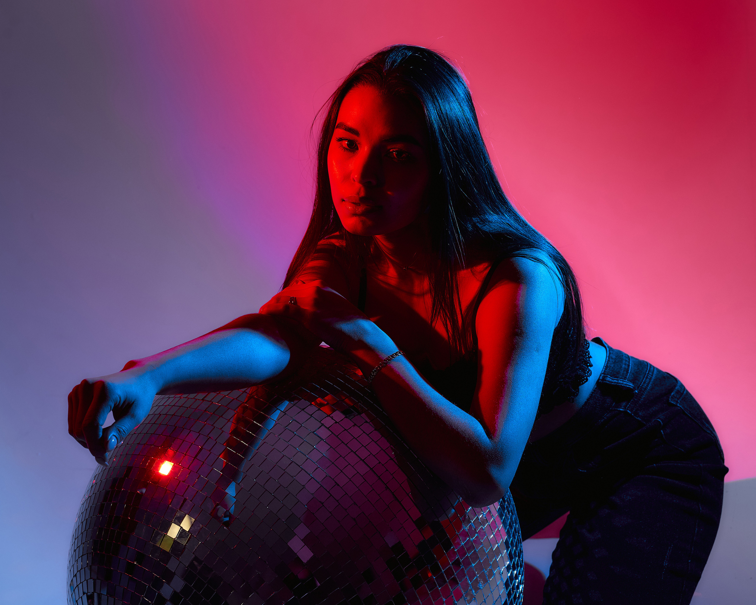 Кристина в студии. Фотограф в Уральске Александр Хохлачёв | HOHLACHEV.COM