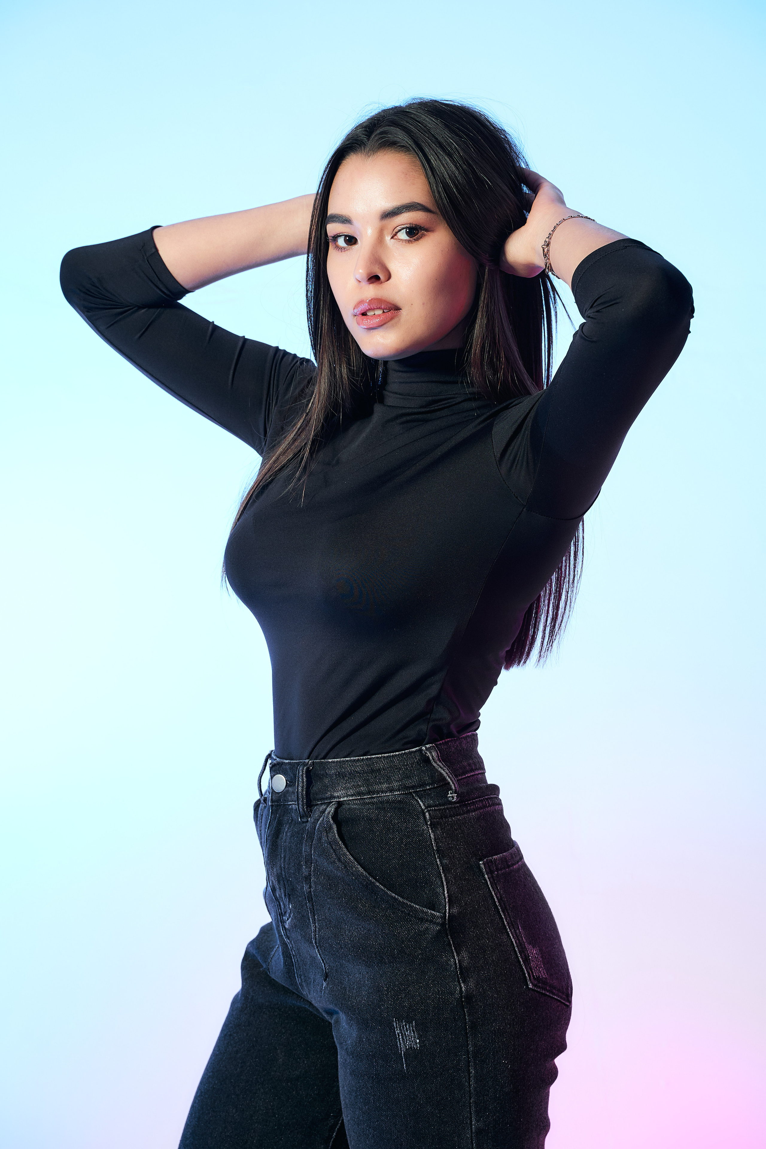 Кристина в студии. Фотограф в Уральске Александр Хохлачёв | HOHLACHEV.COM