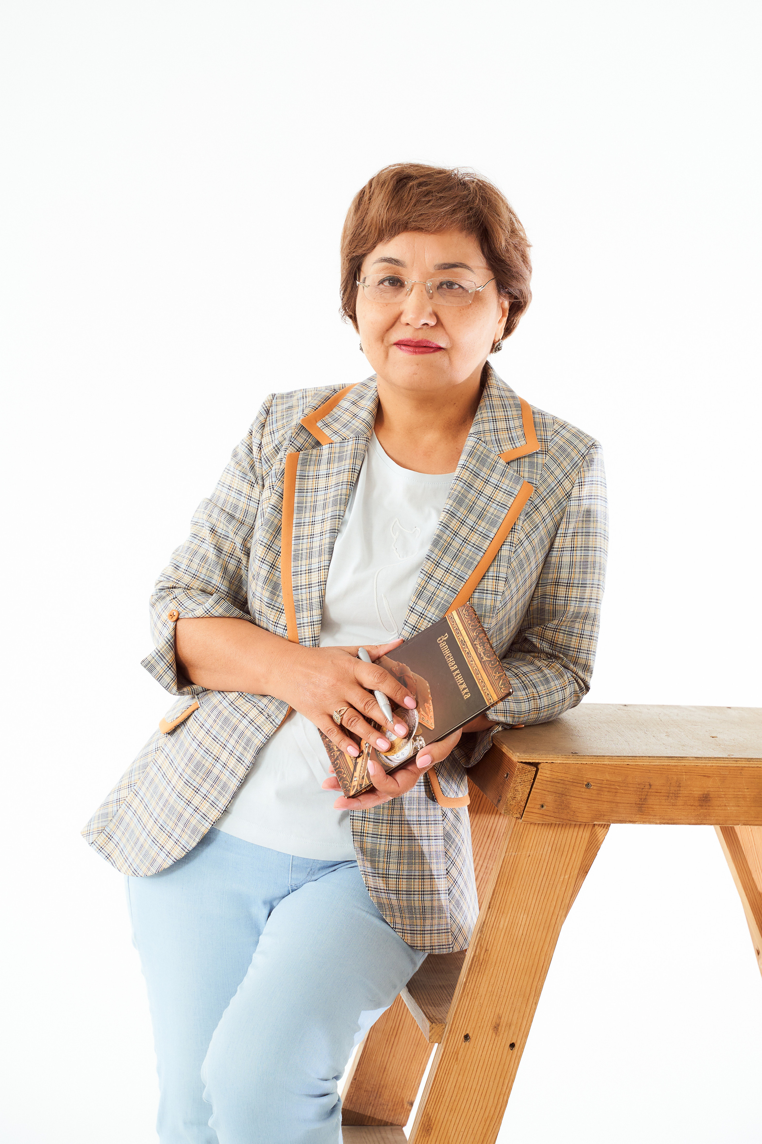 Библиотекари в студии. Фотограф в Уральске Александр Хохлачёв | HOHLACHEV.COM