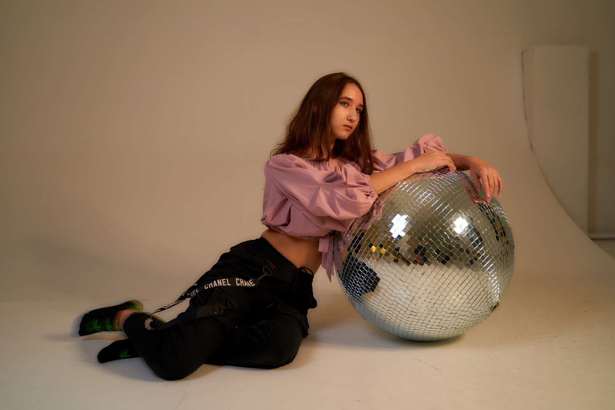 Карина в студии. Фотограф в Уральске Александр Хохлачёв | HOHLACHEV.COM