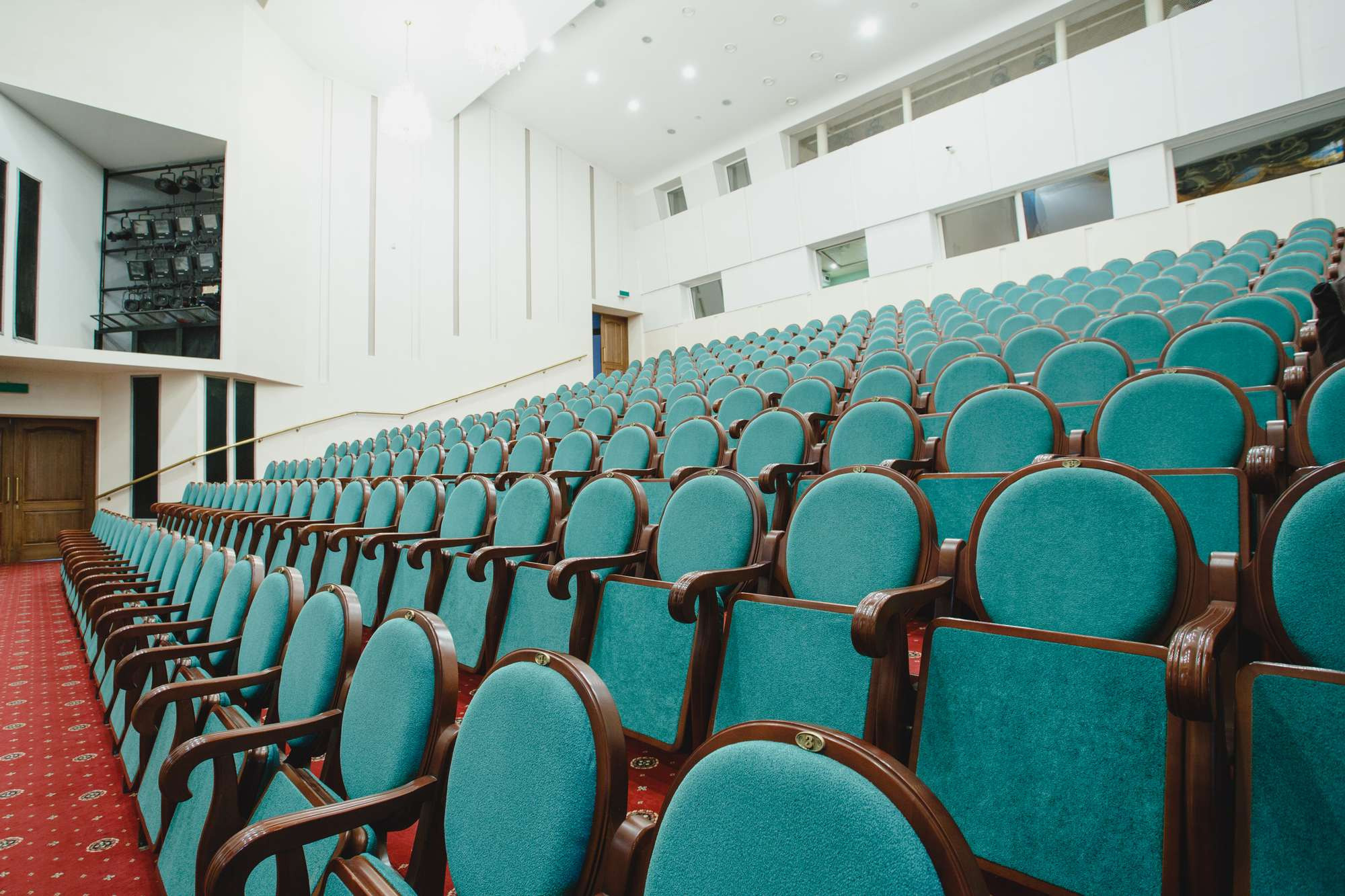 Театр им. Островского. Фотограф в Уральске Александр Хохлачёв | HOHLACHEV.COM