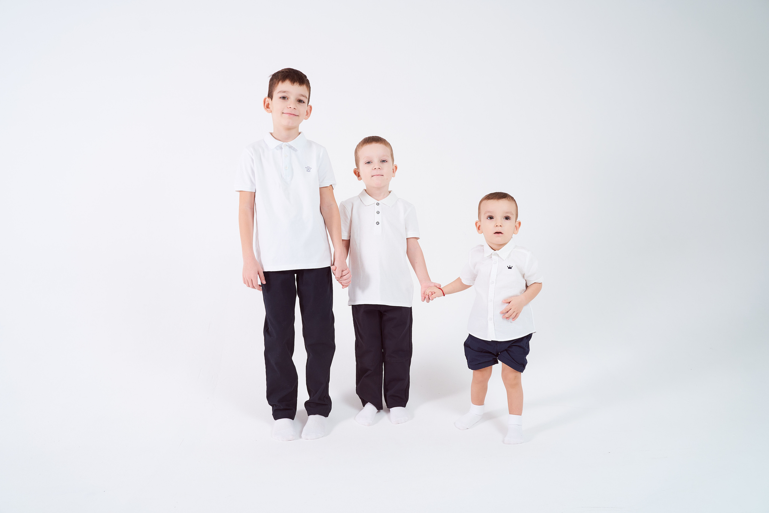 Александр, Елизавета и сыновья в студии. Фотограф в Уральске Александр Хохлачёв | HOHLACHEV.COM