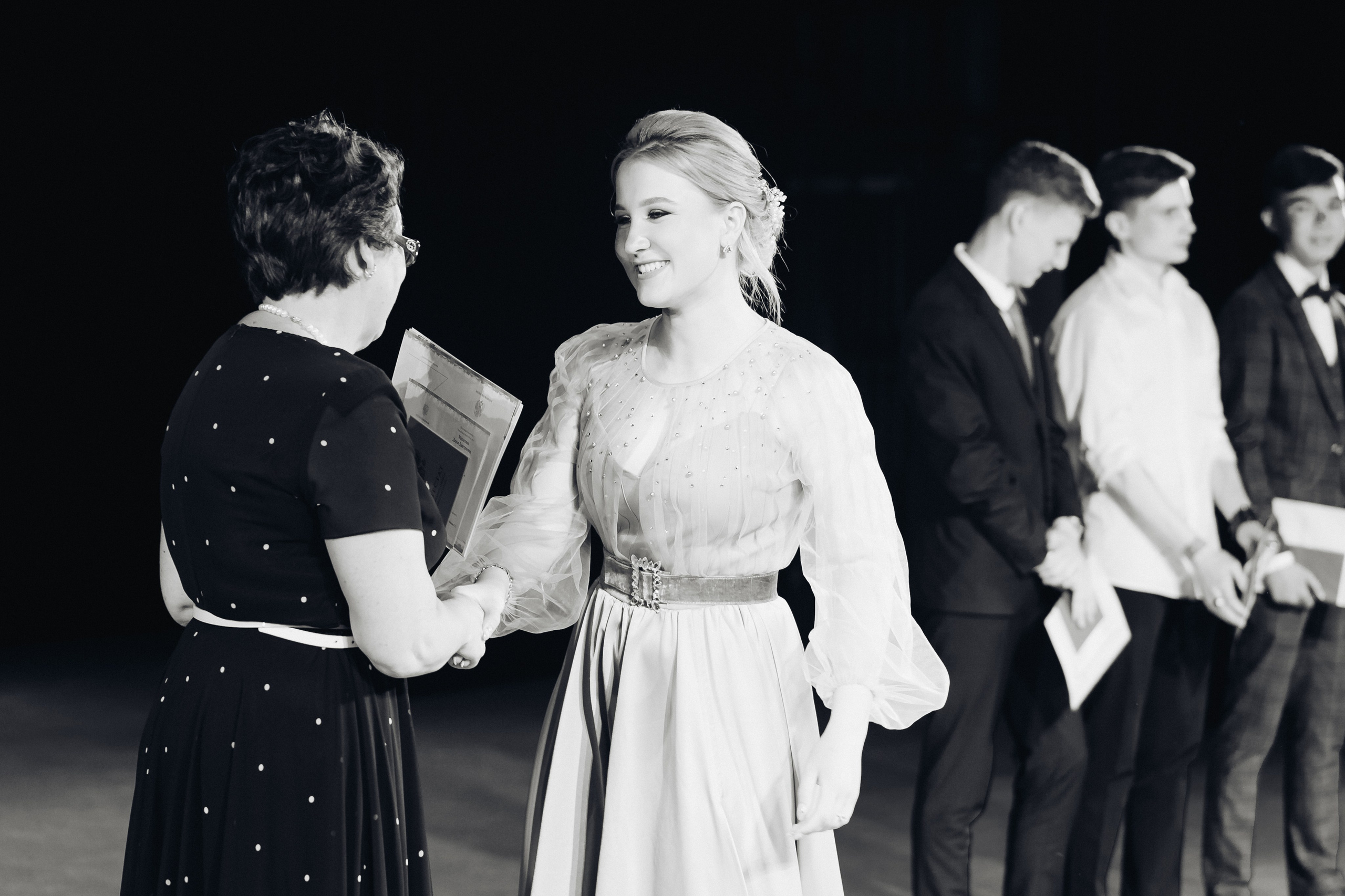 Вручение аттестатов 14 Гимназия. Свадебный и семейный фотограф в Улан-Удэ