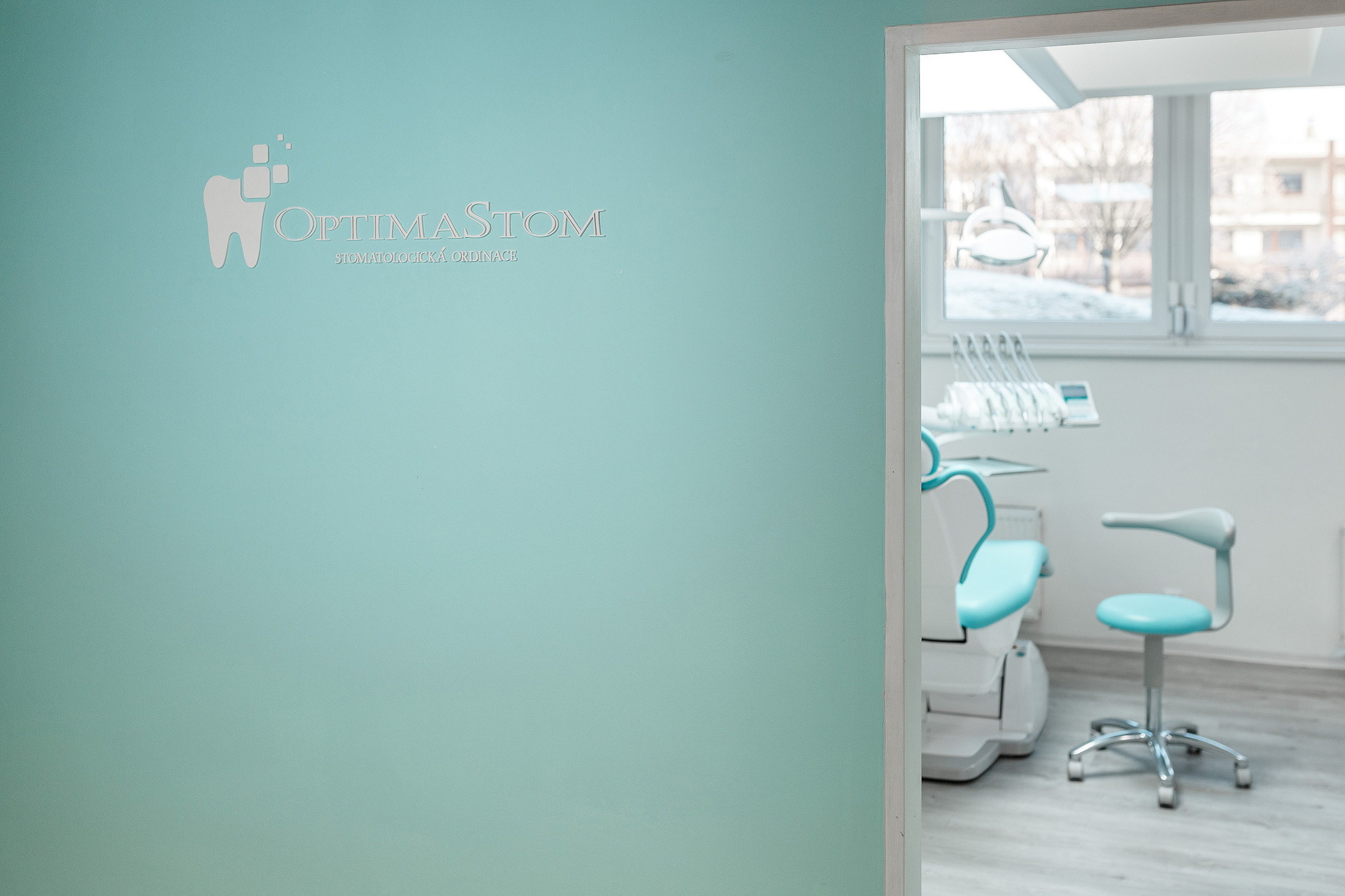 Съёмка оборудования стоматологической клиники OptimaStom. Прага, Чехия