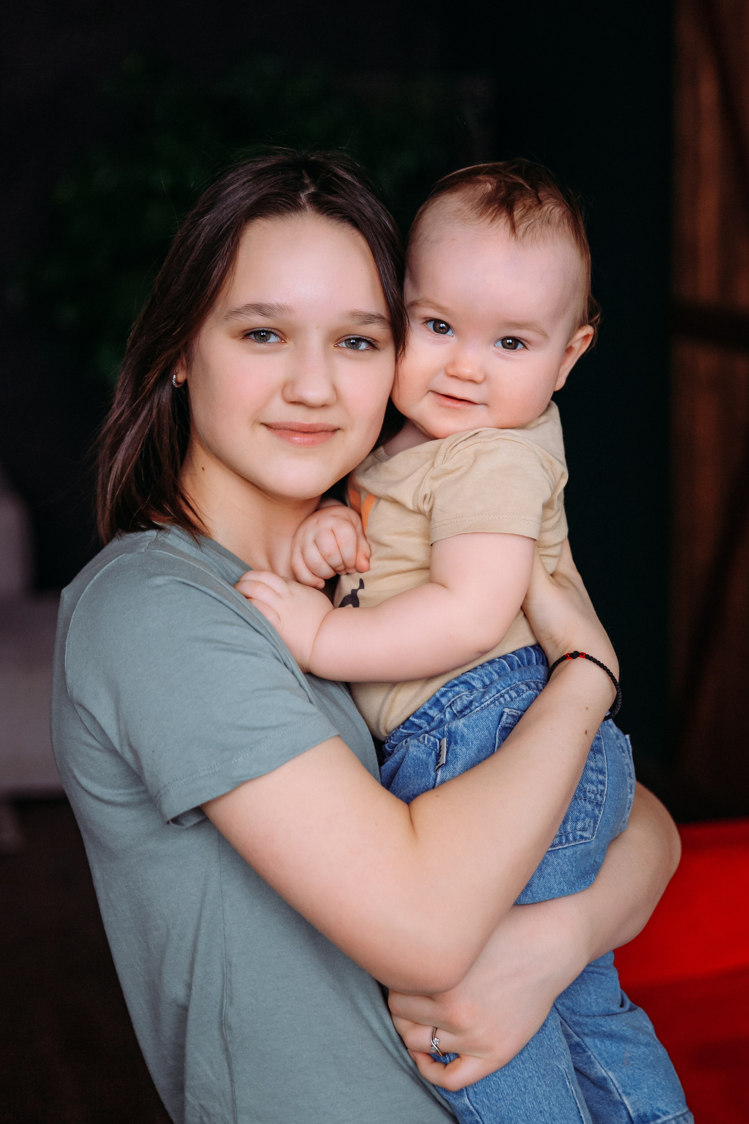 Семейная фотосессия на первый годик. Семейный и детский фотограф в Мурманске Карина Березина