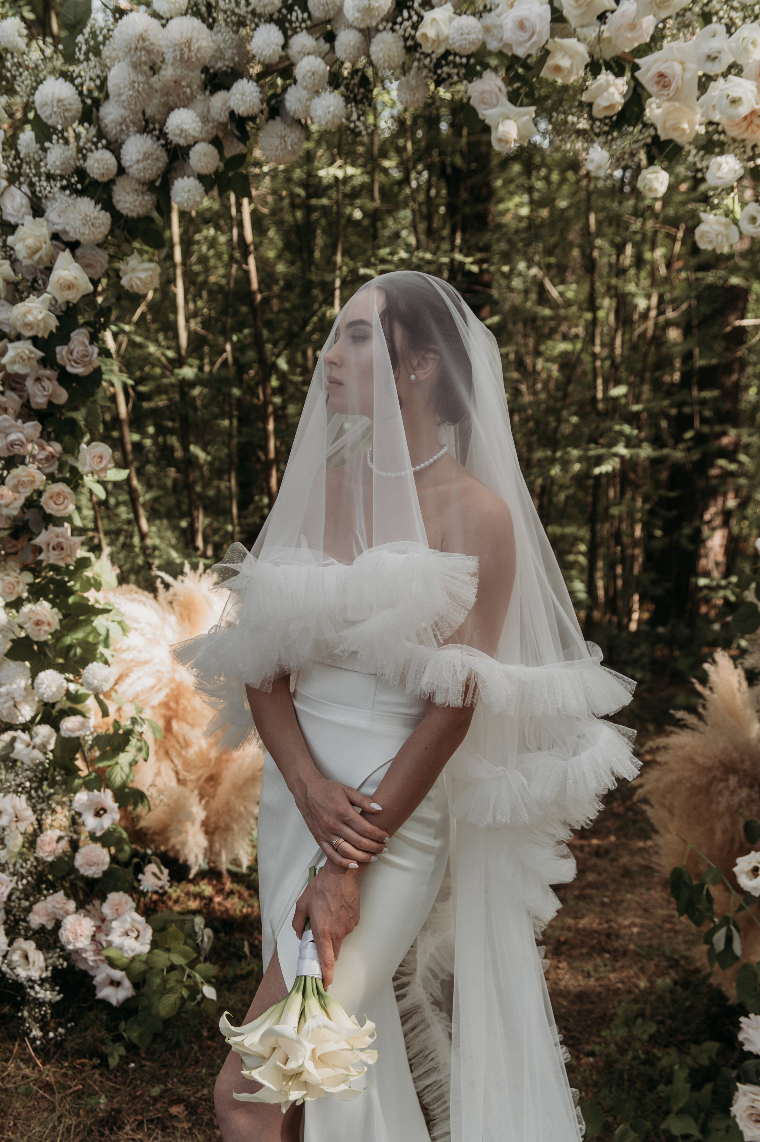 Галерея со свадьбы в Твери, красивая пара в Домотканово. Свадебный фотограф в Твери, Москве и Санкт-Петербурге Денисова Екатерина